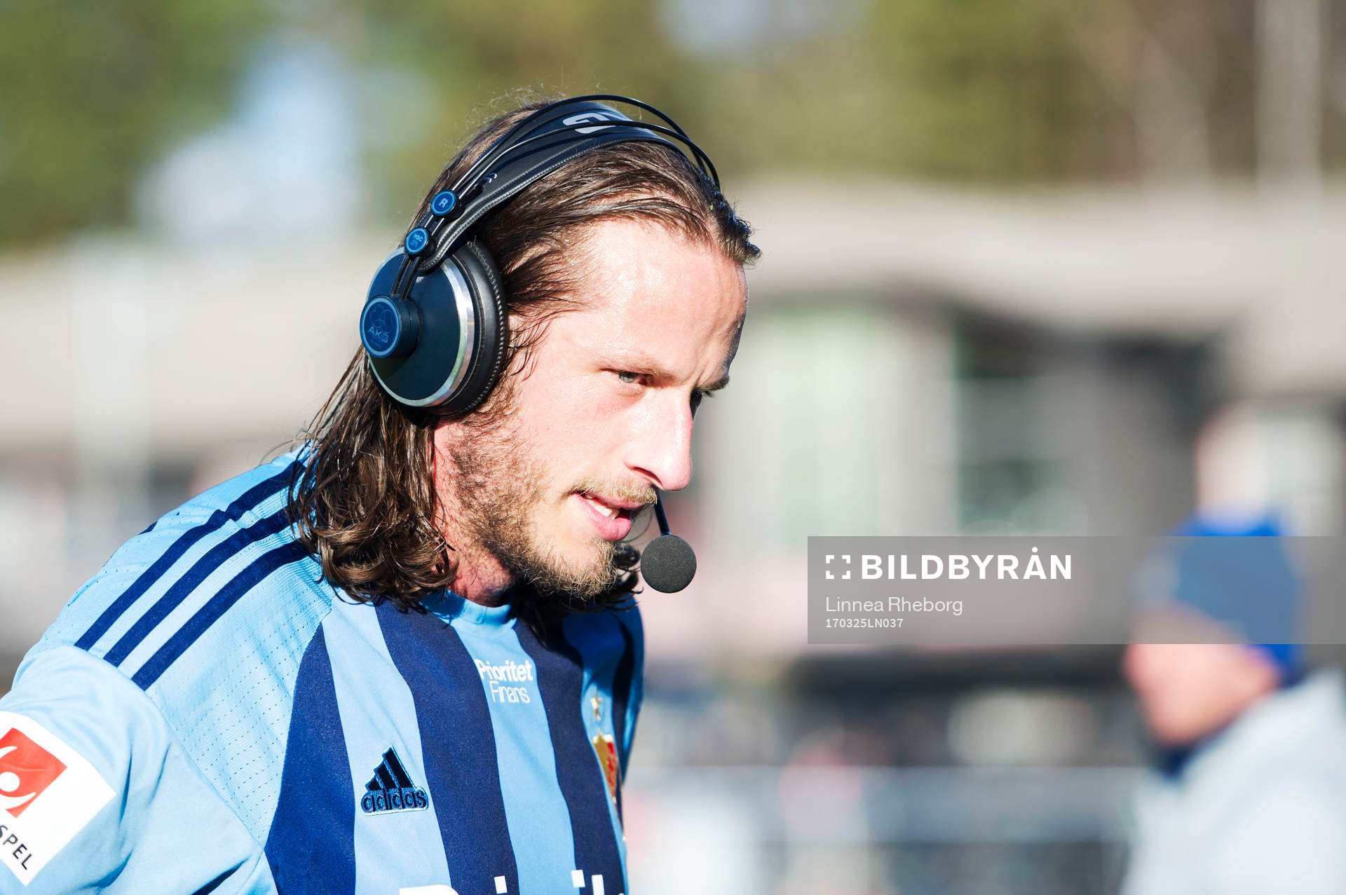 Djurgårdens Jonas Olsson pratar med C More