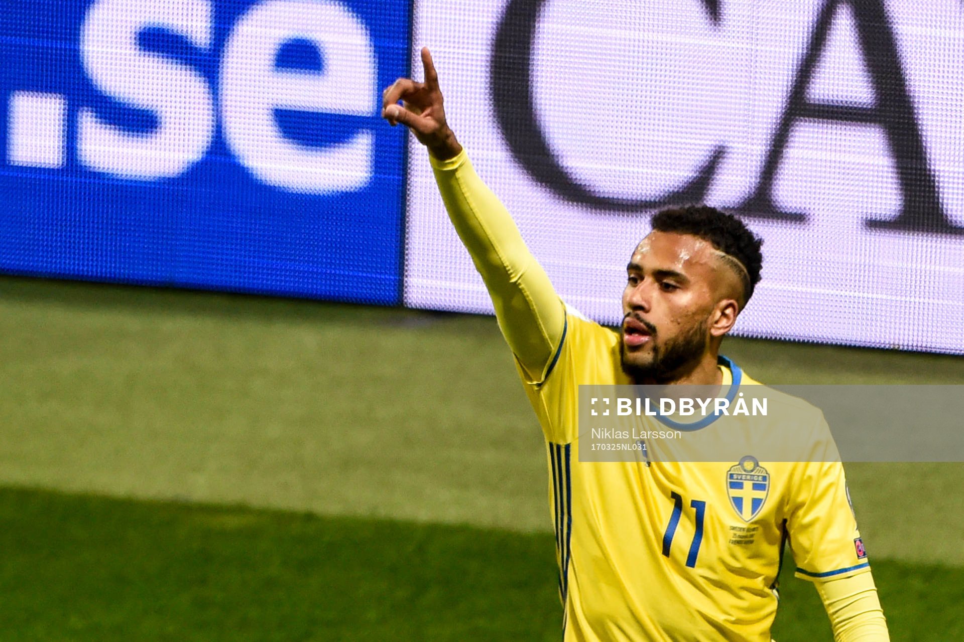 Sveriges Isaac Kiese Thelin jublar