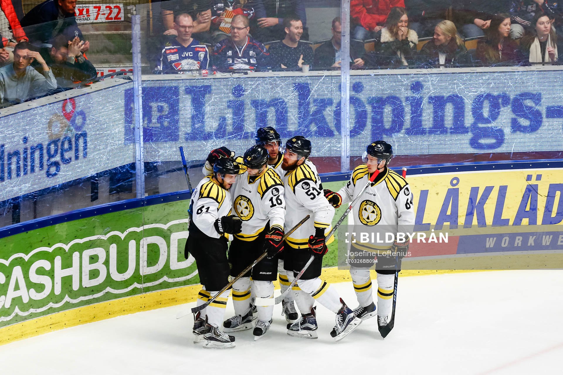 Brynäs spelare jublar