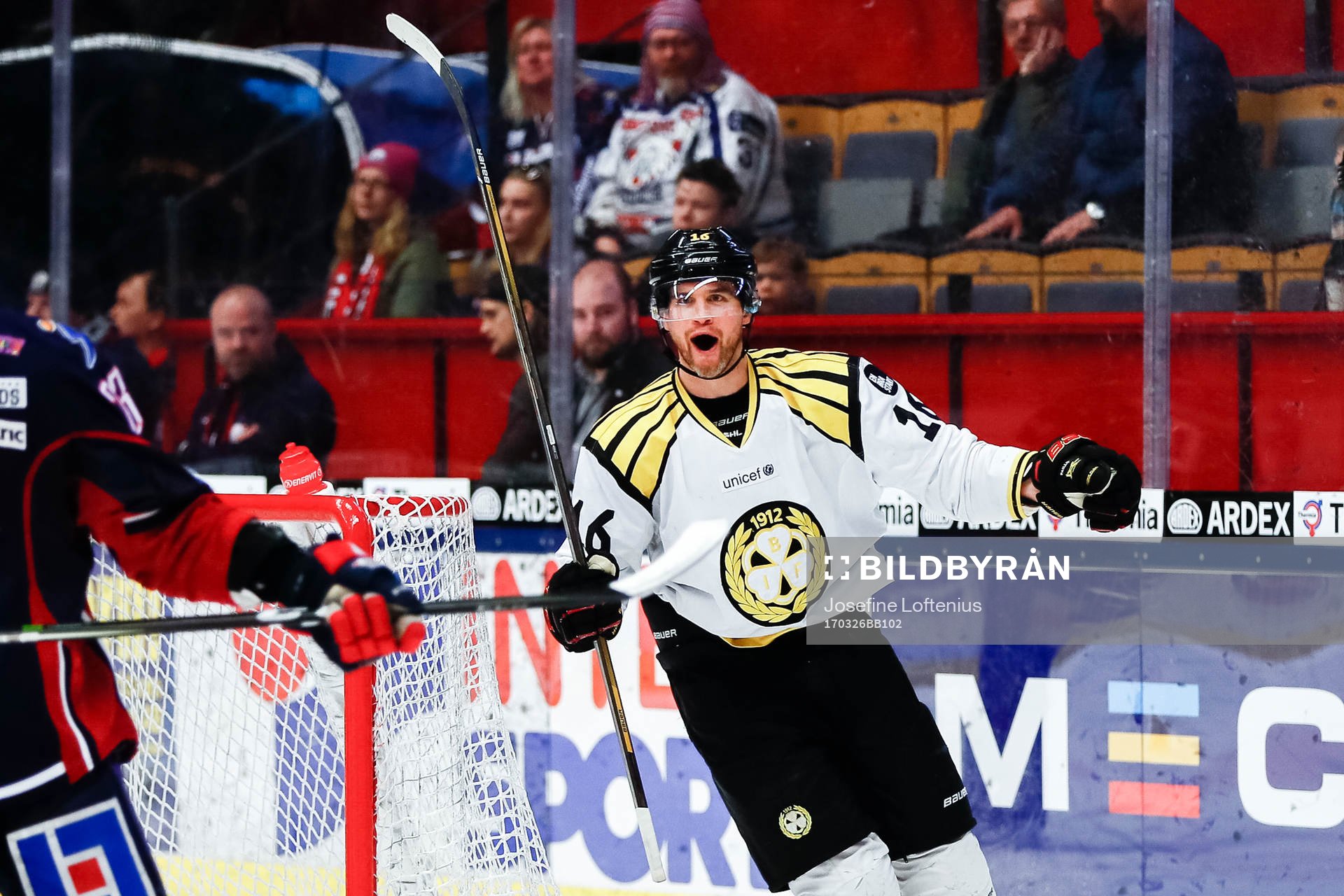 Brynäs Daniel Paille jublar