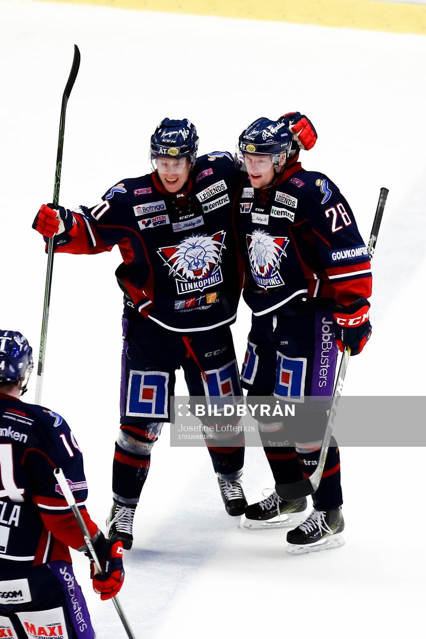 Linköpings Nick Sörenssen och Emil Kristensen jublar