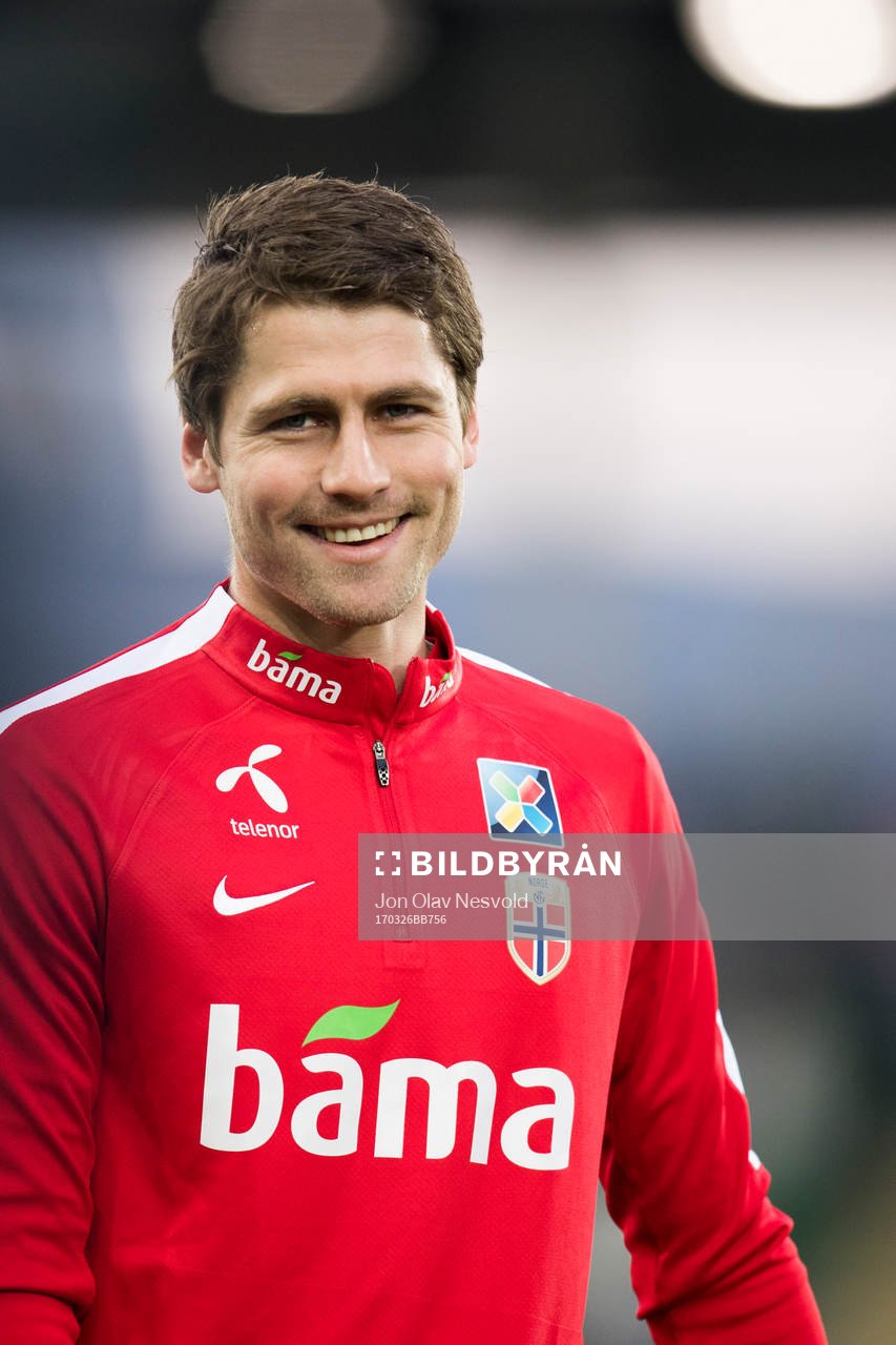 Norges Fredrik Semb Berge inför fotbollsmatchen i VM-kvalet mellan Nordirland och Norge den 26 mars 2017 i Belfast.