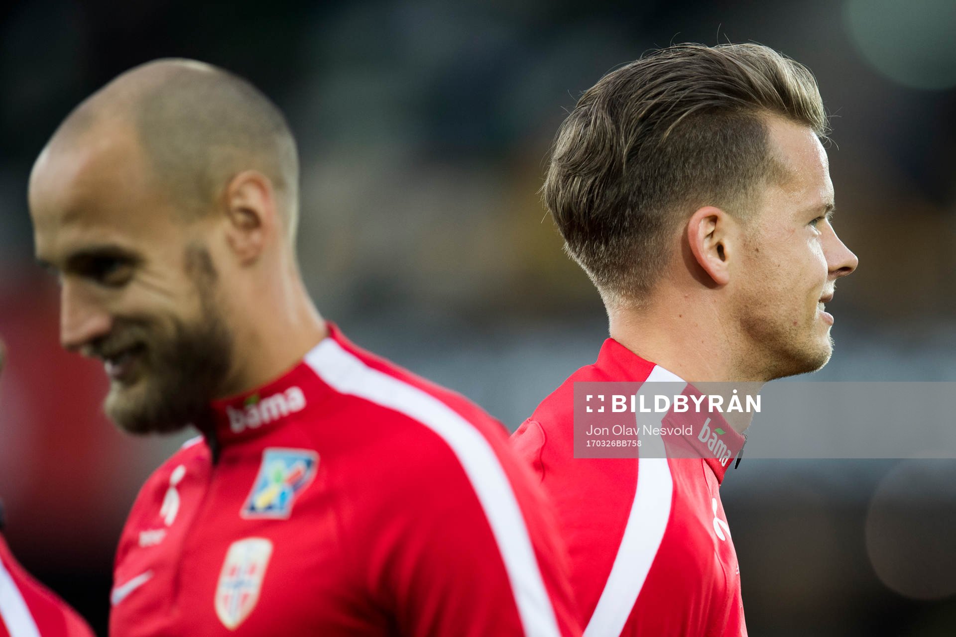 Norges keeper Ørjan Nyland (R)