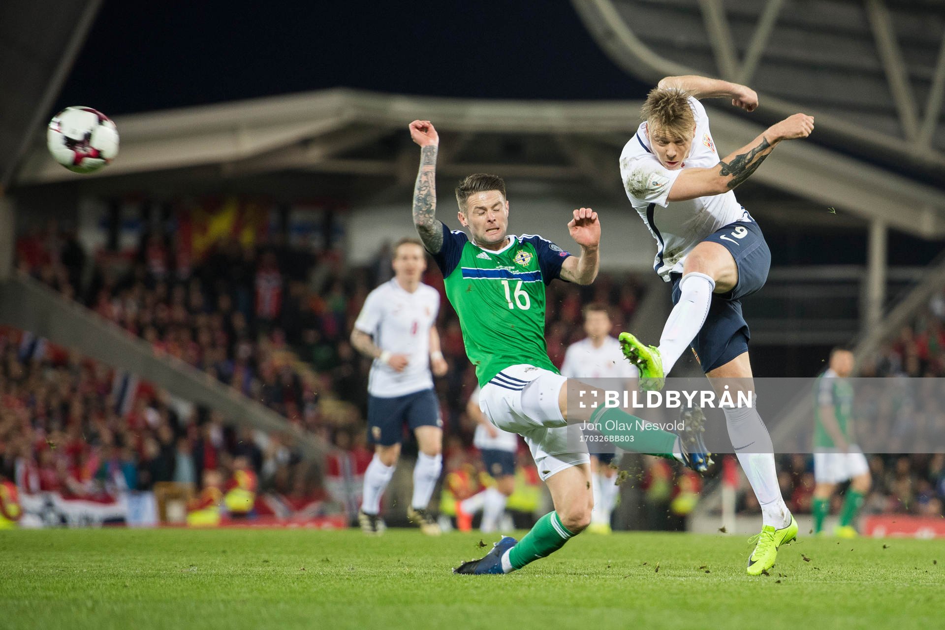 Norges Alexander Søderlund och Nordirlands Oliver Norwood