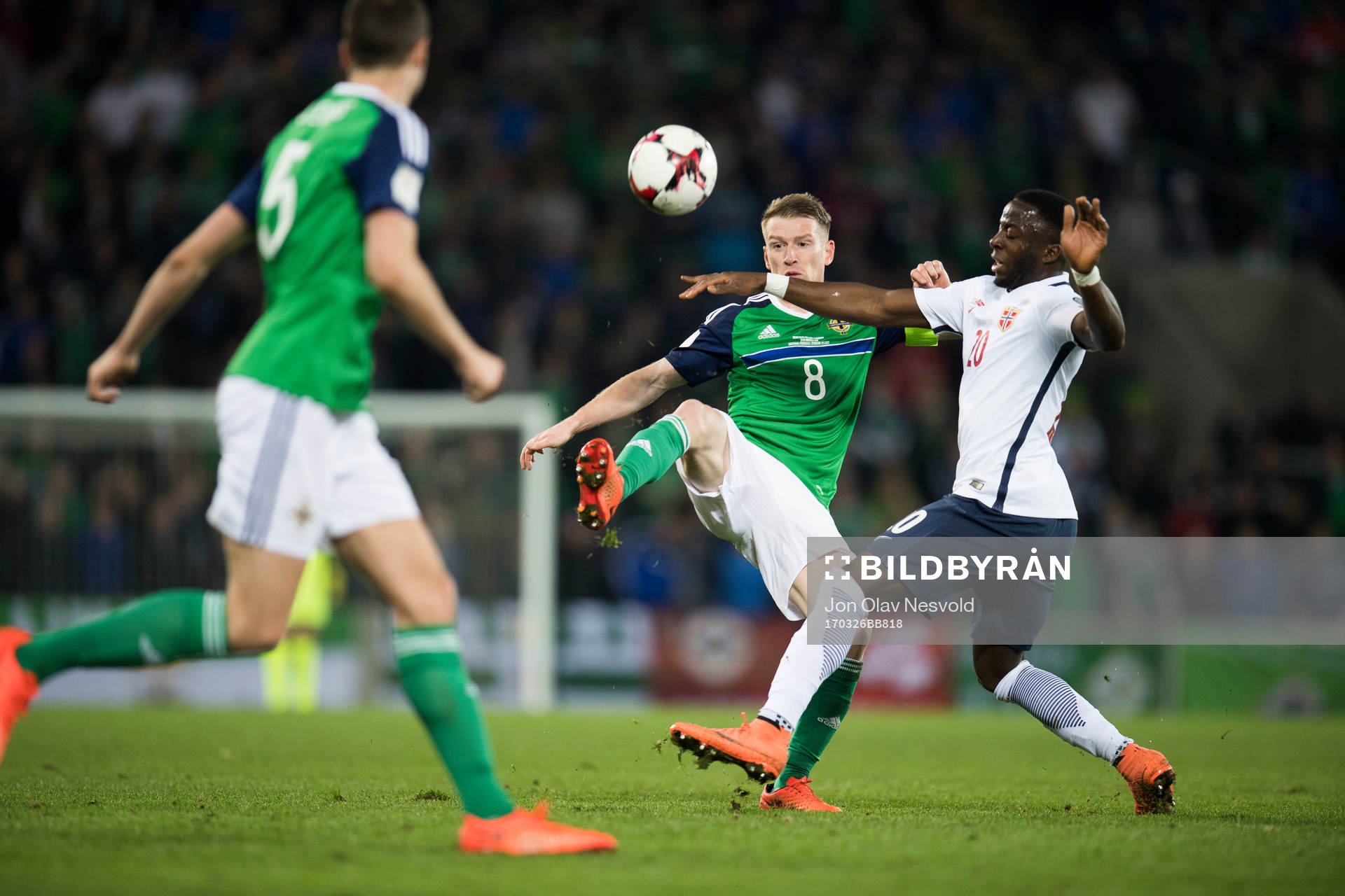 Nordirlands Steven Davis och Norges Adama Diomande