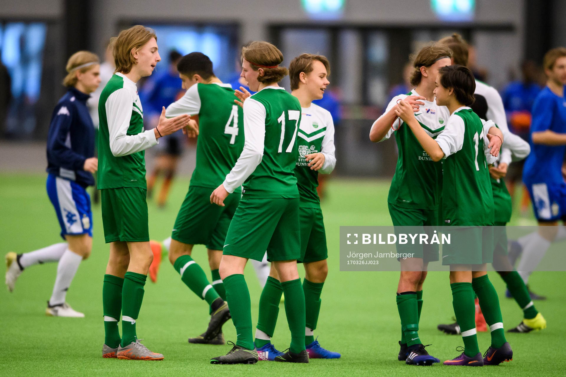 Västra Frölundas spelare jublar efter fotbollsmatchen i Ligacupen Final U16 mellan Västra Frölunda och Elfsborg den 26 mars 2017 i Göteborg.