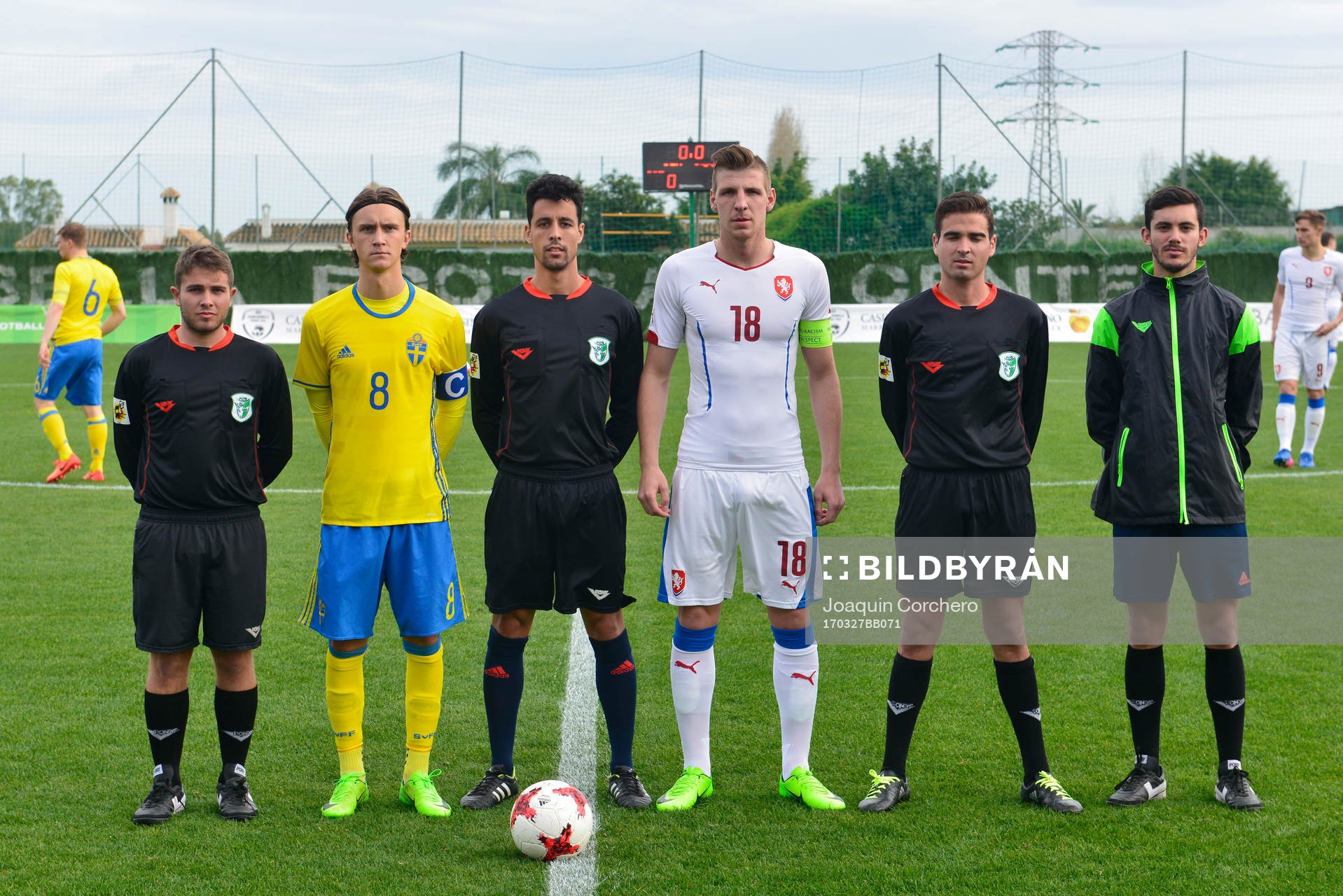 CAPTAINS WIHT REFEREES