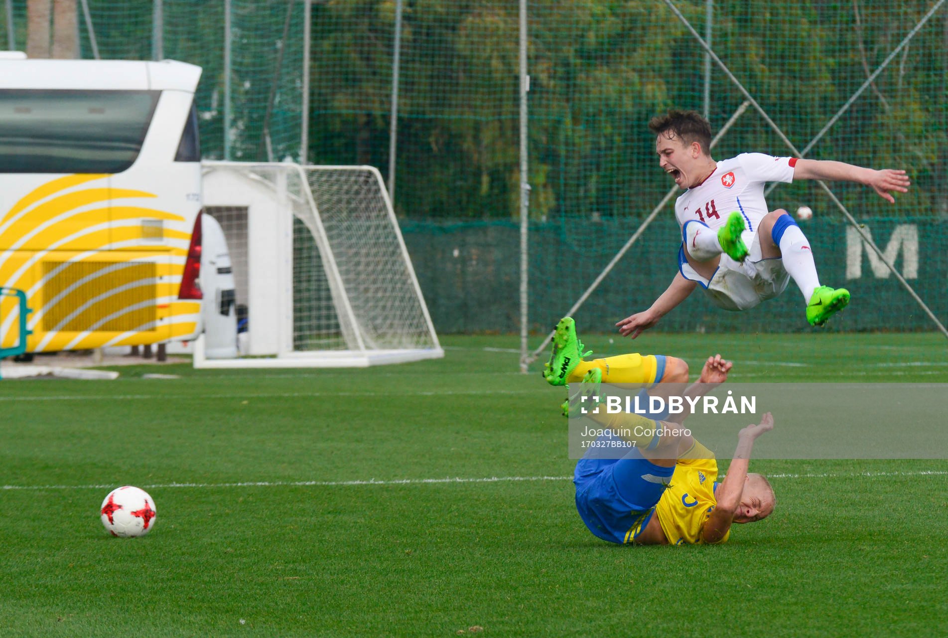 FRANZ BRORSSON (3 SWEDEN) MAKE AN ENTRY TO YOUR RIVAL JAN