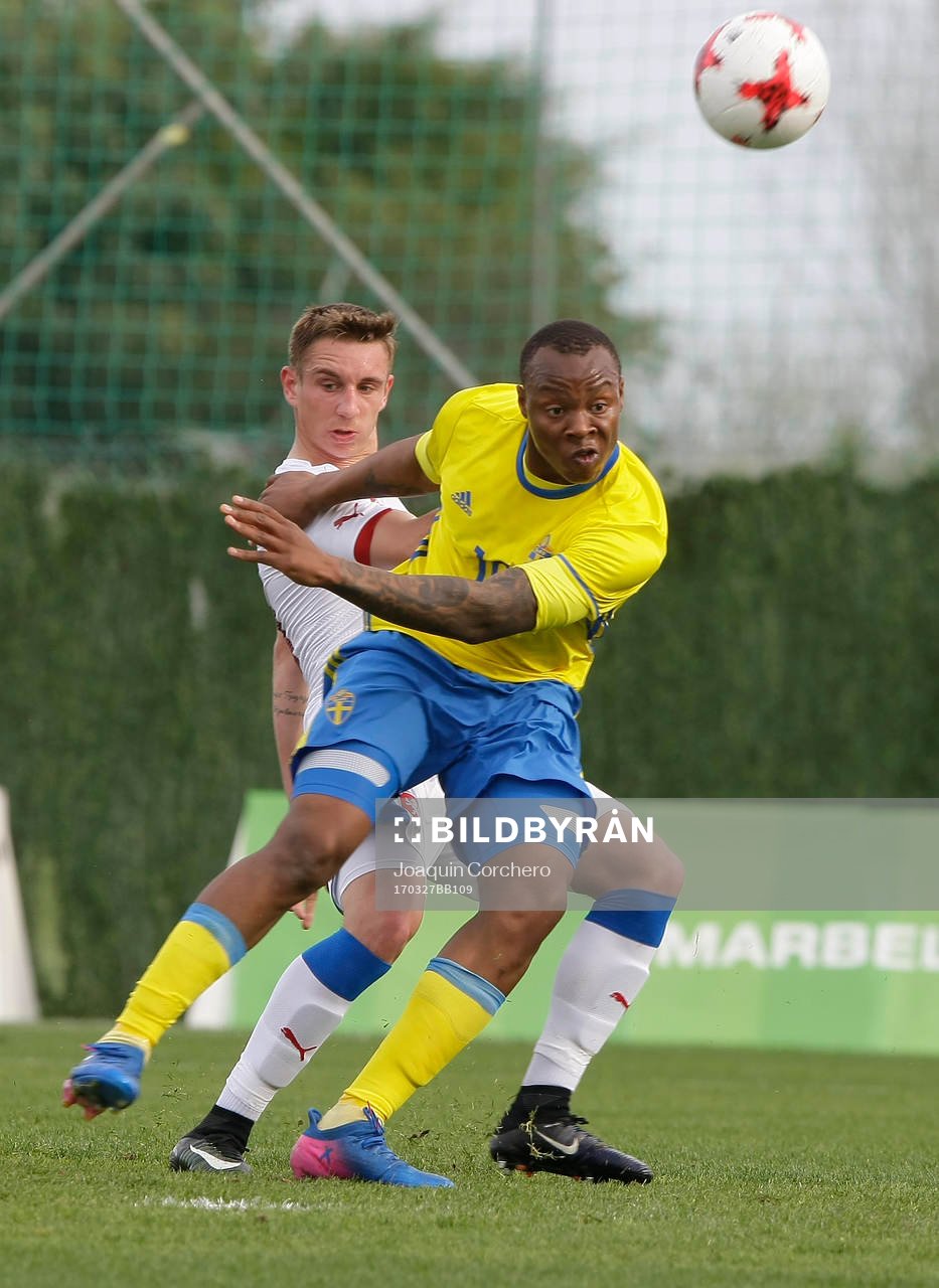 CARLOS STRANDBERG (10 SWEDEN) KICK THE BALL