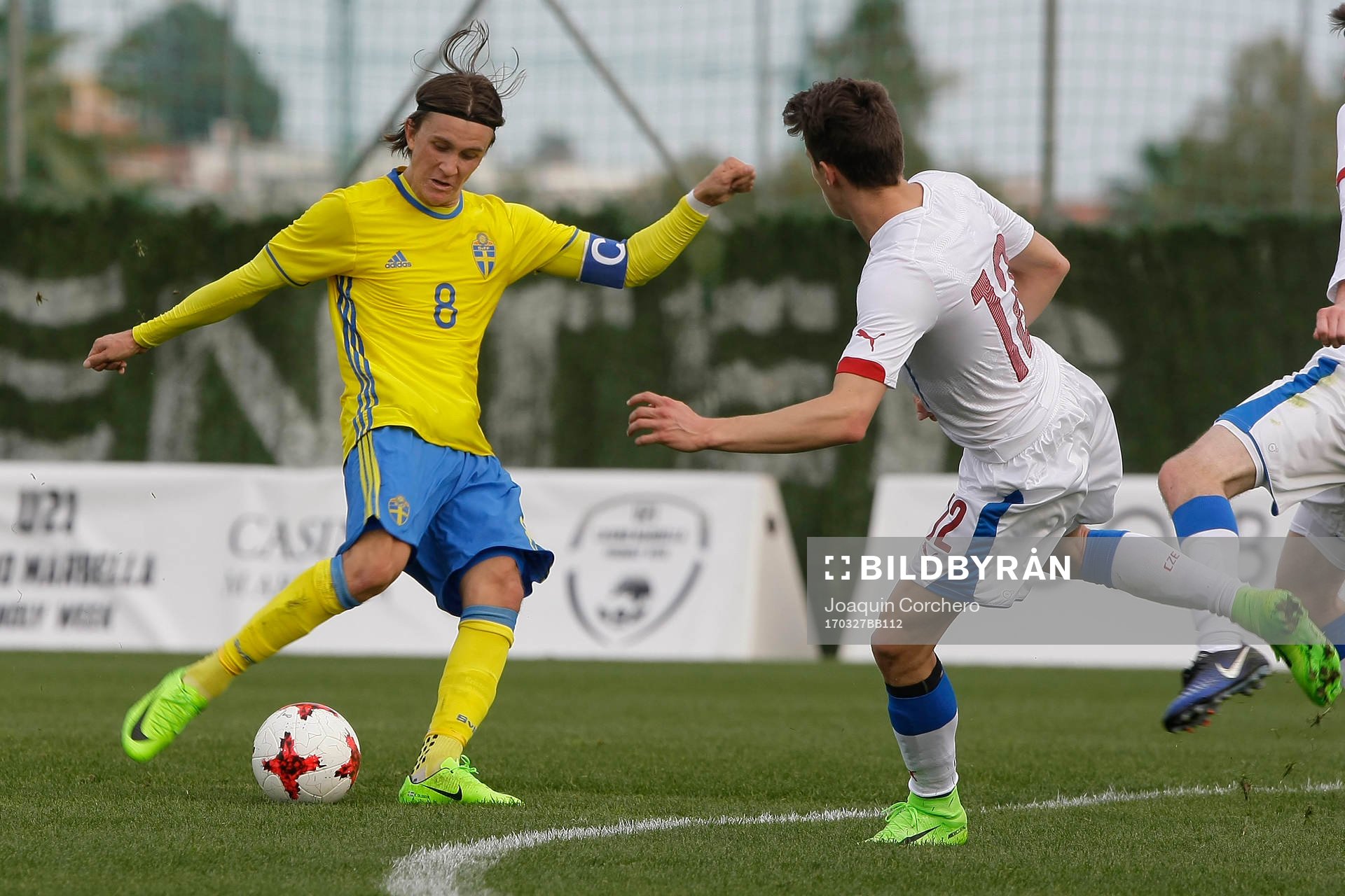 KRISTOFFER OLSSON (8 SWEDEN) KICK THE BALL