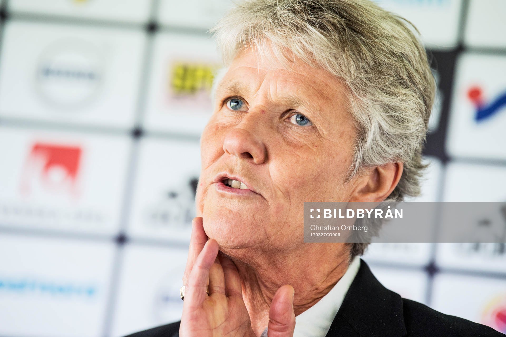Förbundskaptenen för svenska damfotbollslandslaget, Pia
