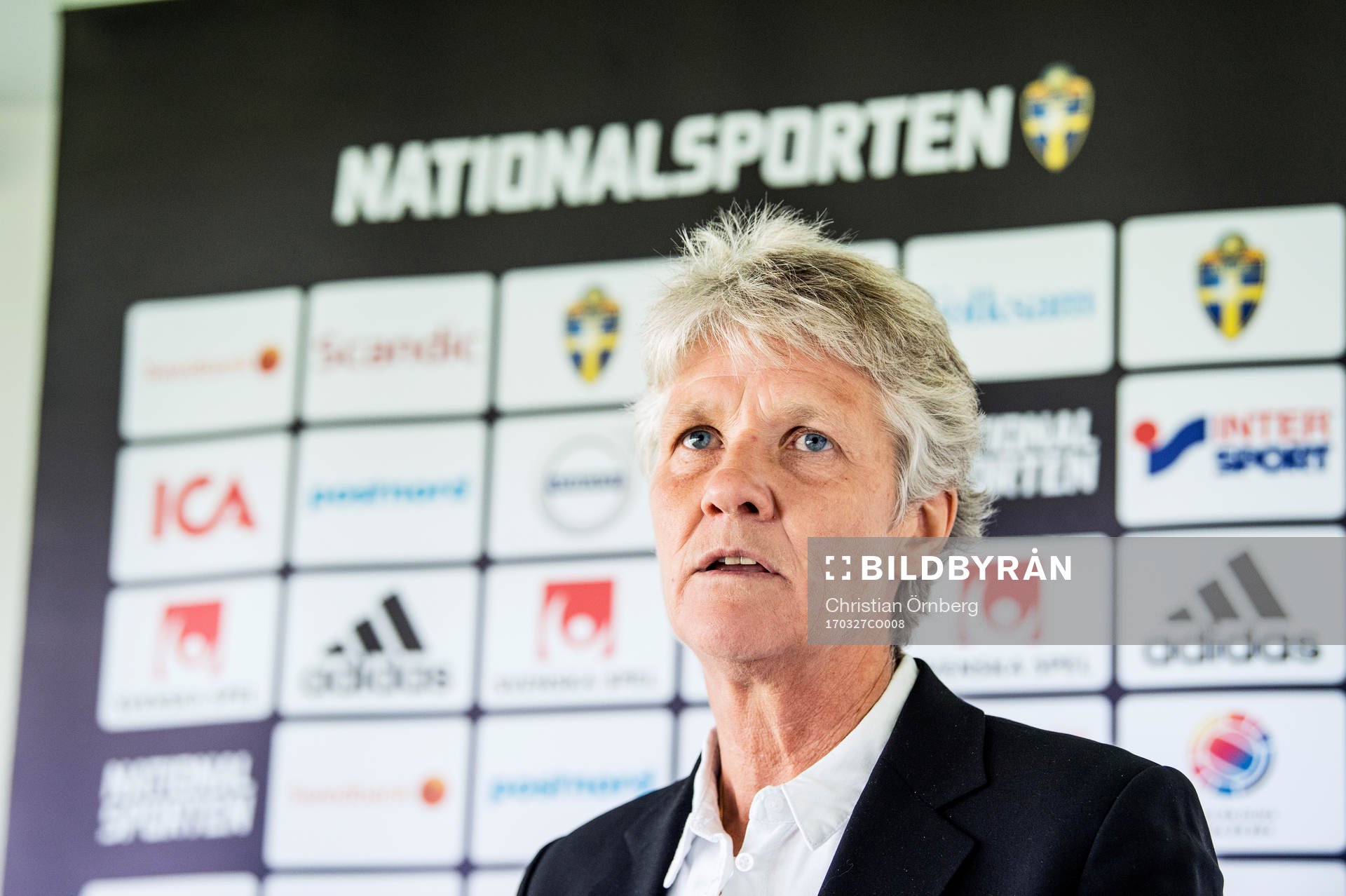 Förbundskaptenen för svenska damfotbollslandslaget, Pia