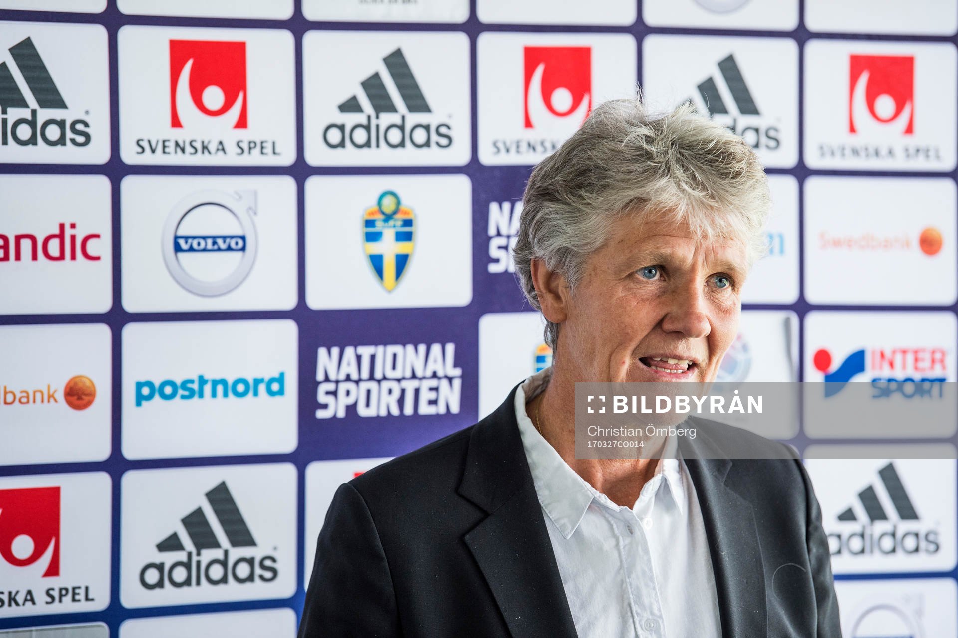 Förbundskaptenen för svenska damfotbollslandslaget, Pia