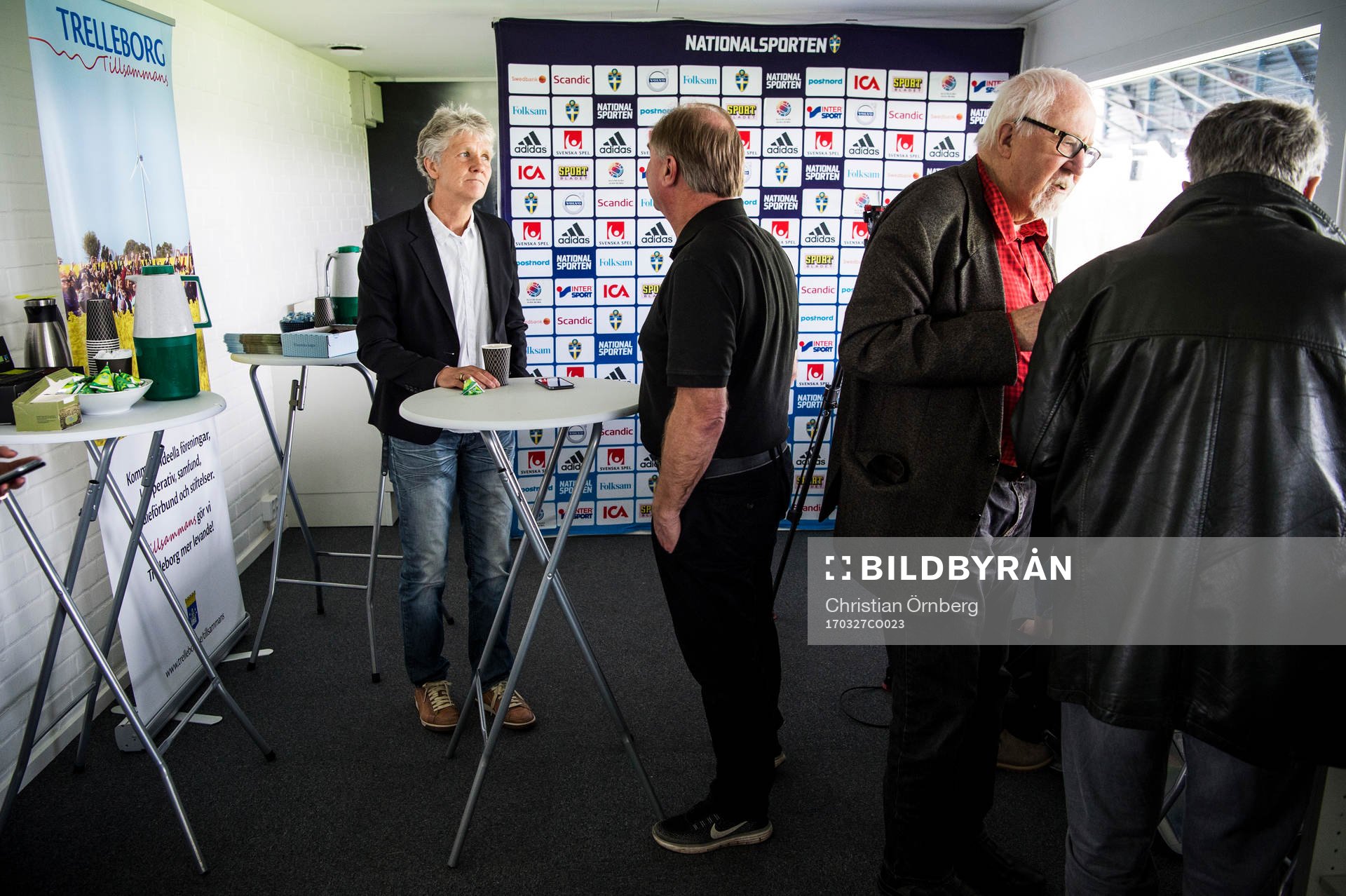 Förbundskaptenen för svenska damfotbollslandslaget, Pia