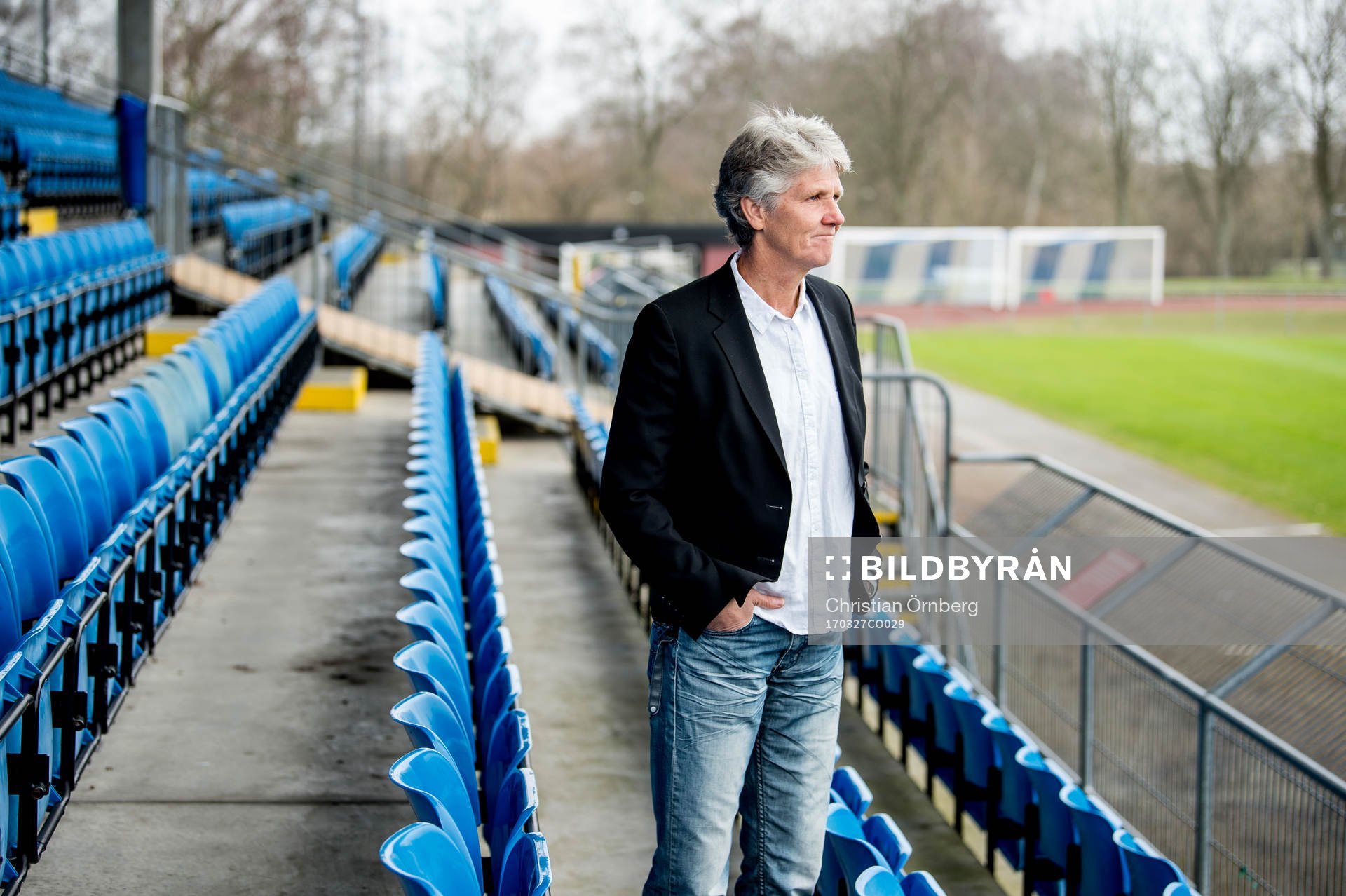 Förbundskaptenen för svenska damfotbollslandslaget, Pia