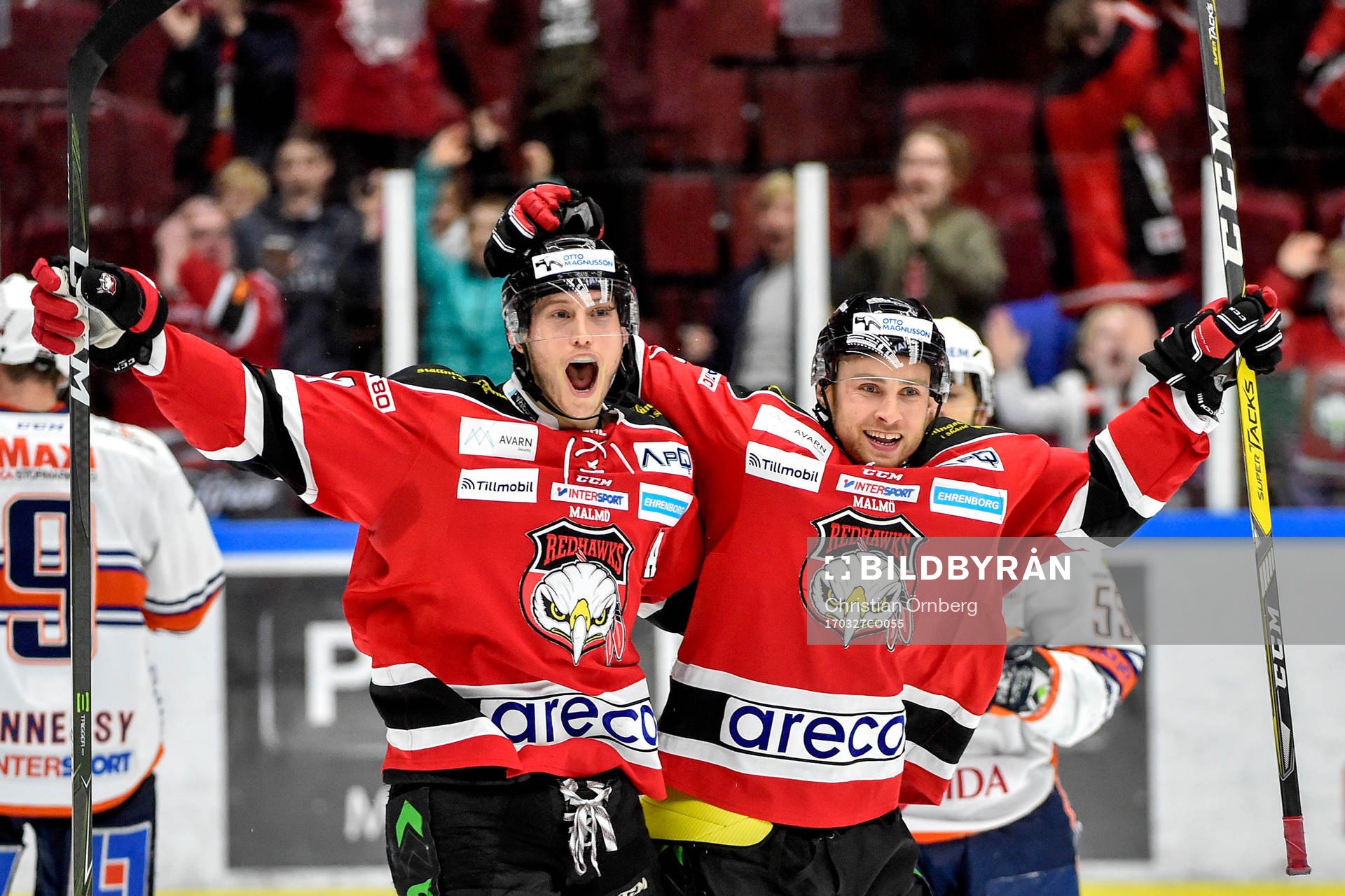 Malmö Redhawks Robin Alvarez och Ilari Filppula jublar