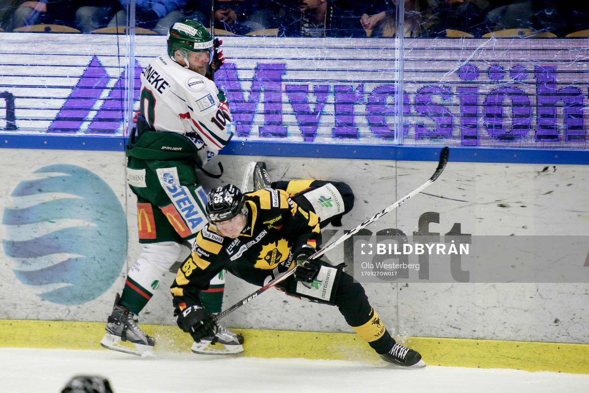 Frölundas Sean Bergenheim och Skellefteås Sebastian Aho