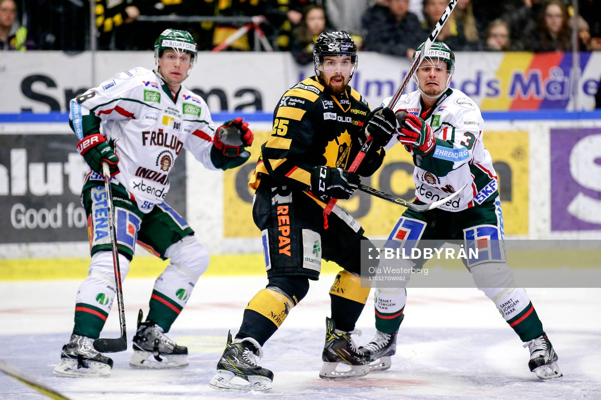 Skellefteås Axel Holmström och Frölundas Nicklas Lasu