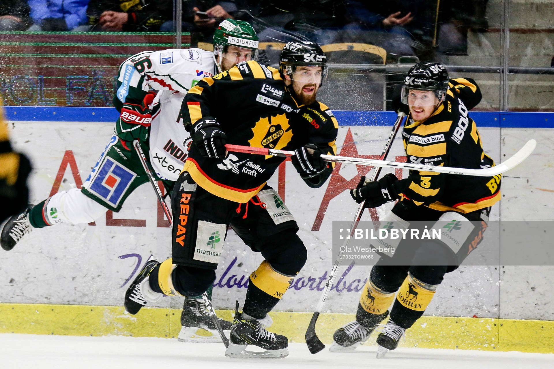 Skellefteås Axel Holmström  och Niclas Burström