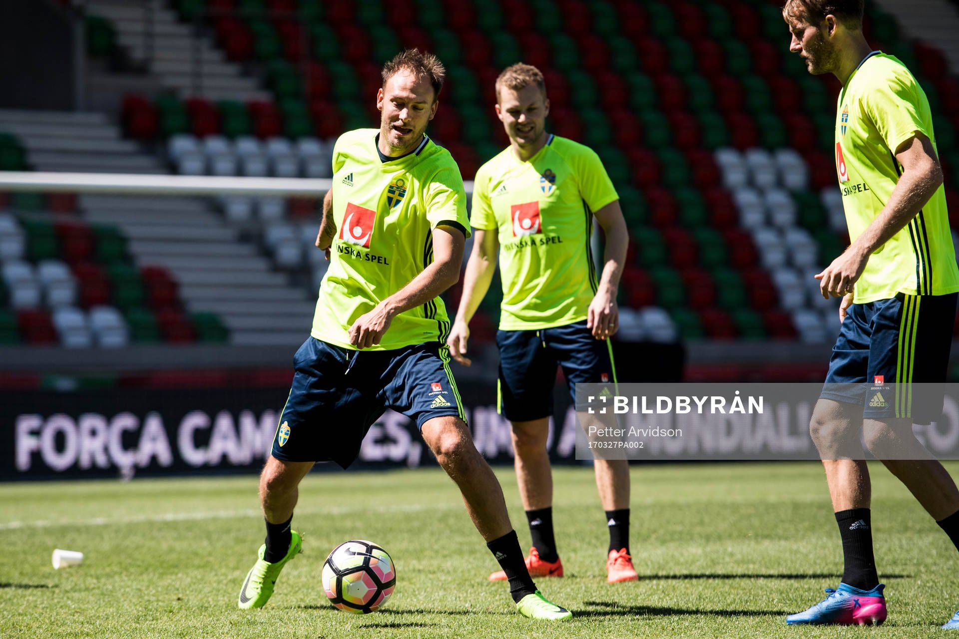 Sveriges Andreas Granqvist, Sebastian Larsson och Ola