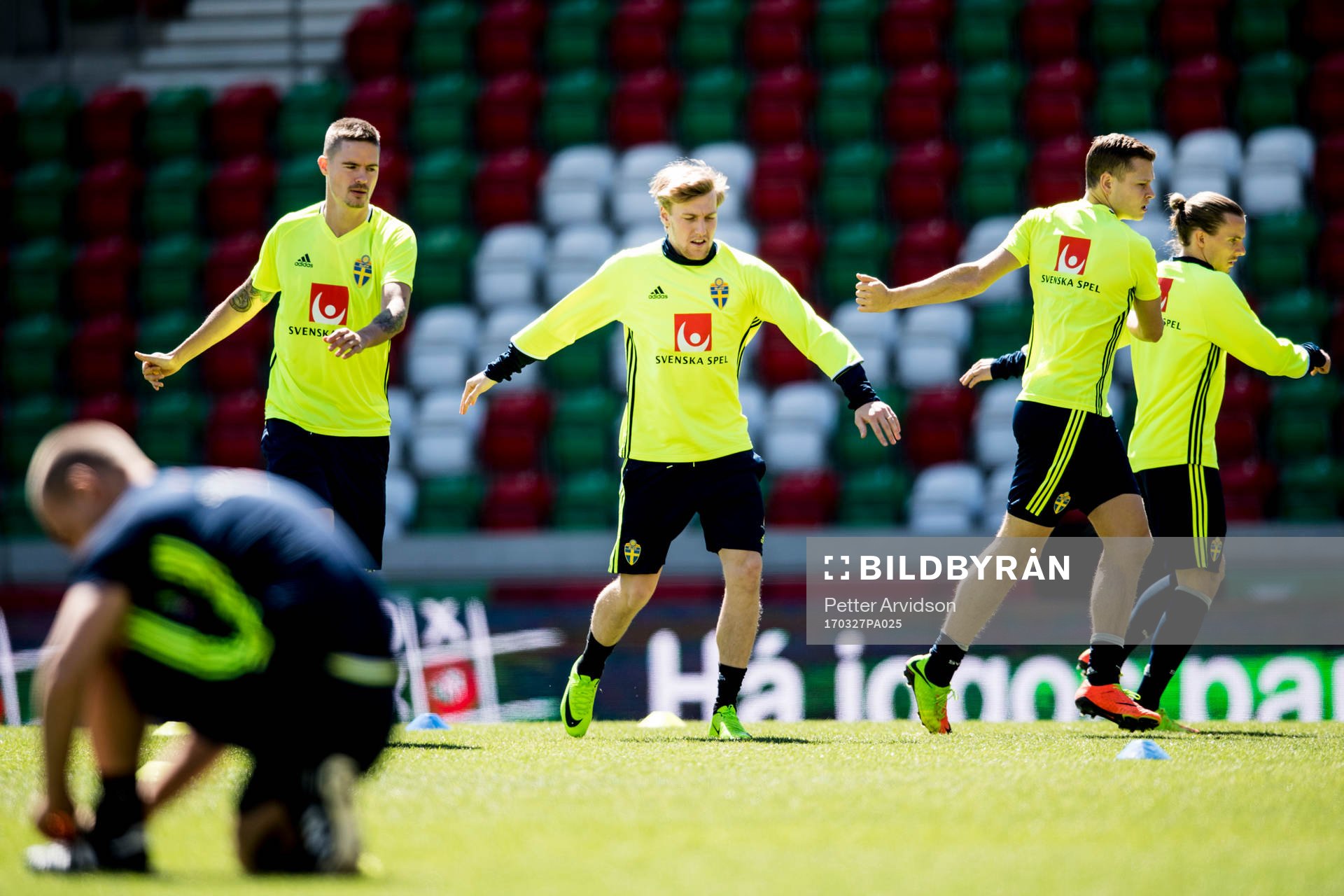 Sveriges Mikael Lustig, Emil Forsberg, Viktor Claesson och Niklas Hult under en träning med Sveriges fotbollslandslag den 27 mars 2017 i Madeira.