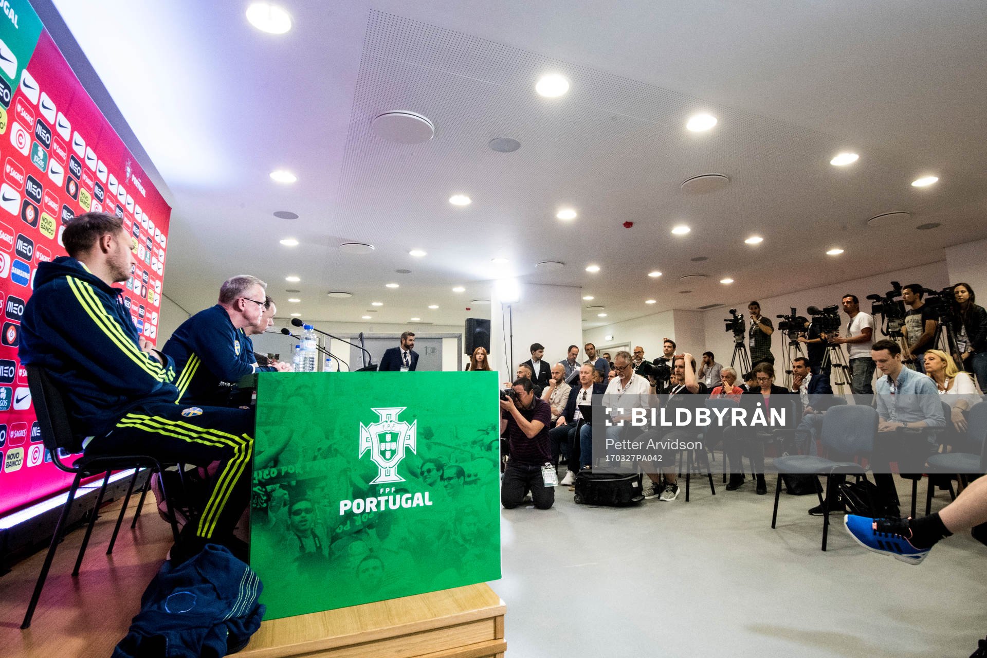 Sveriges Andreas Granqvist och förbundskapten Janne
