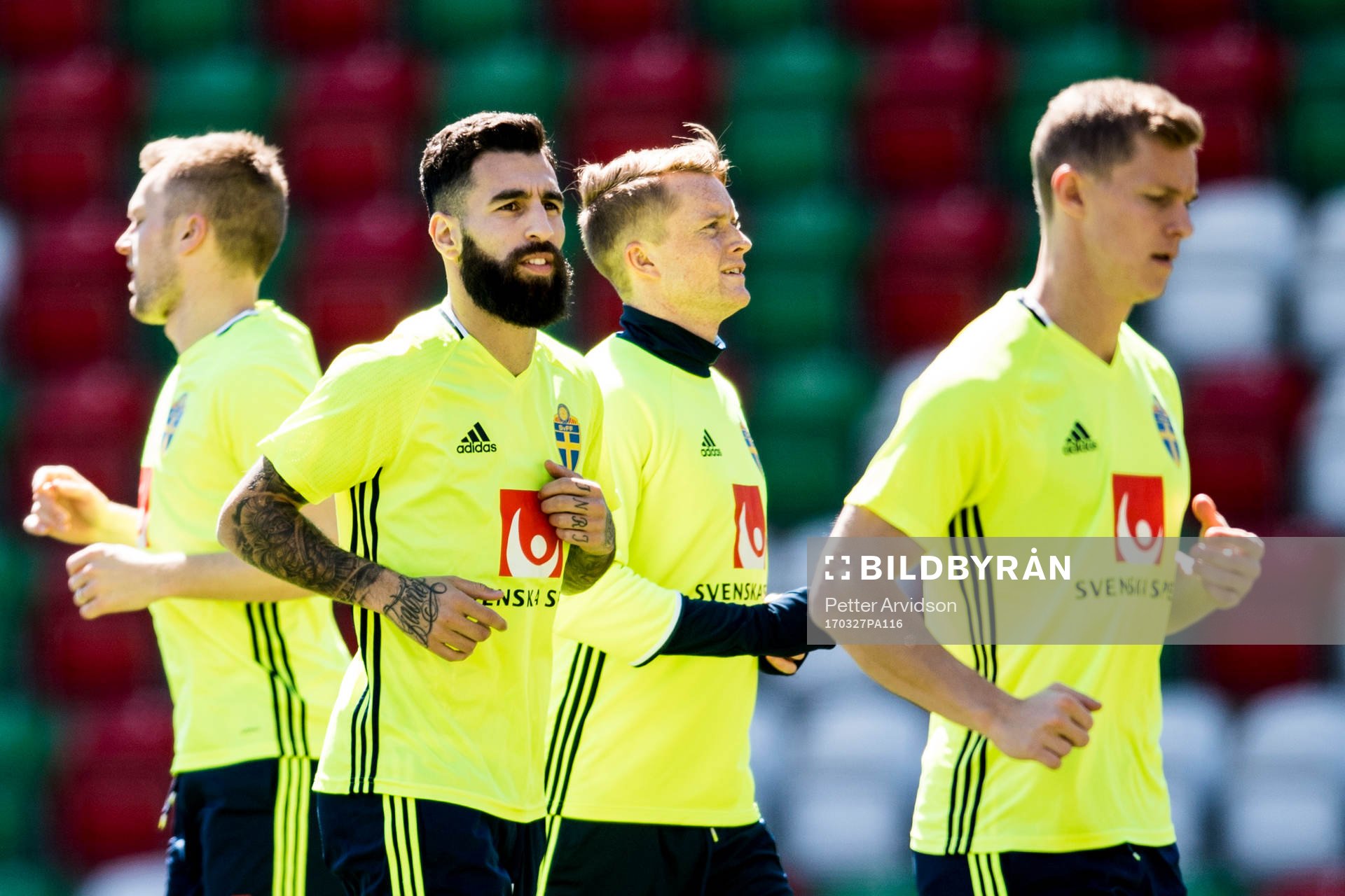 Sveriges Jimmy Durmaz och Sam Larsson