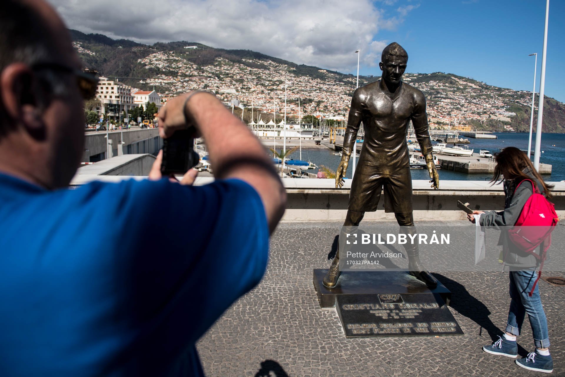 Cristiano Ronaldo staty utanför CR7 Museum för att hylla