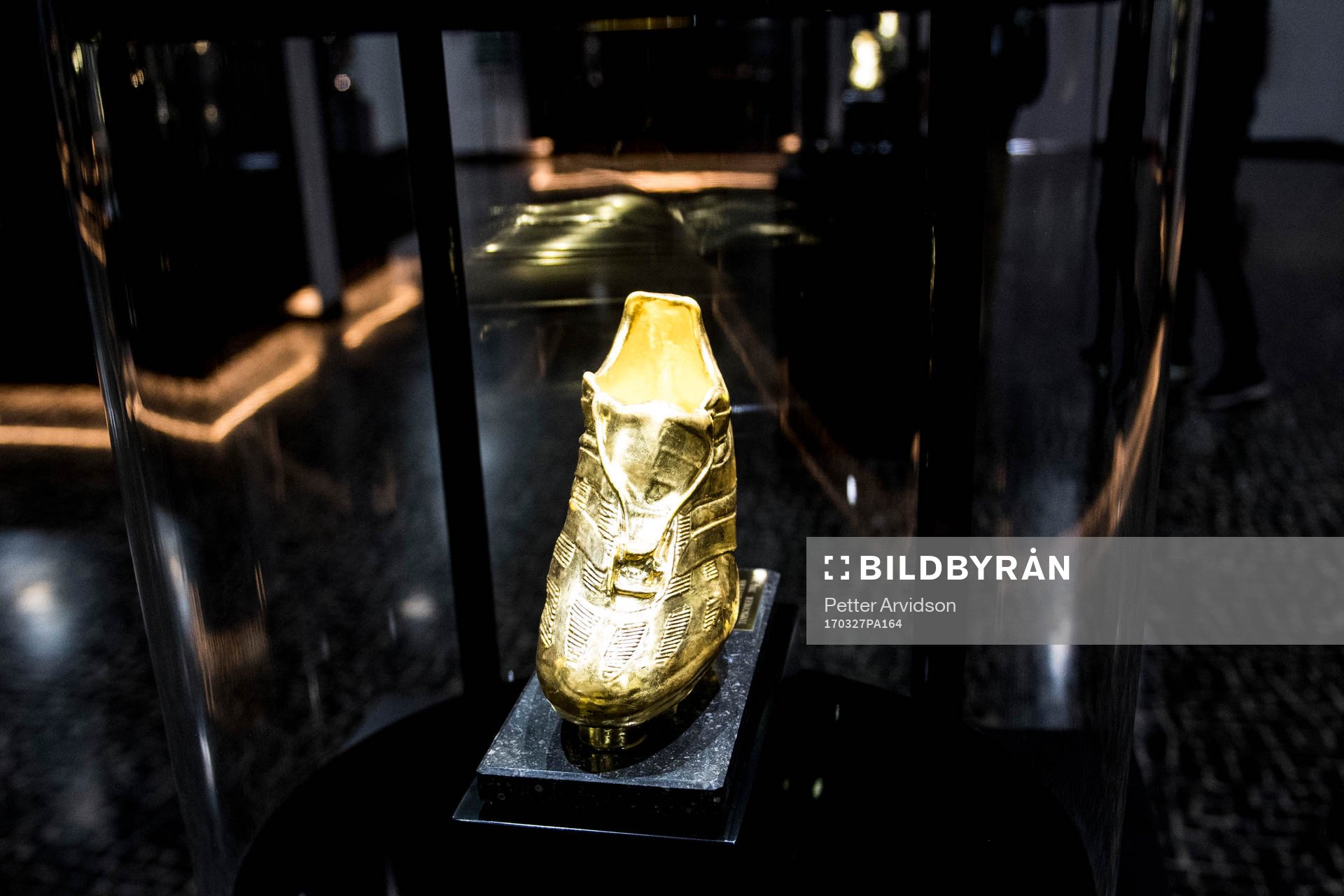 Guldskon visas upp på CR7 Museum för att hylla
