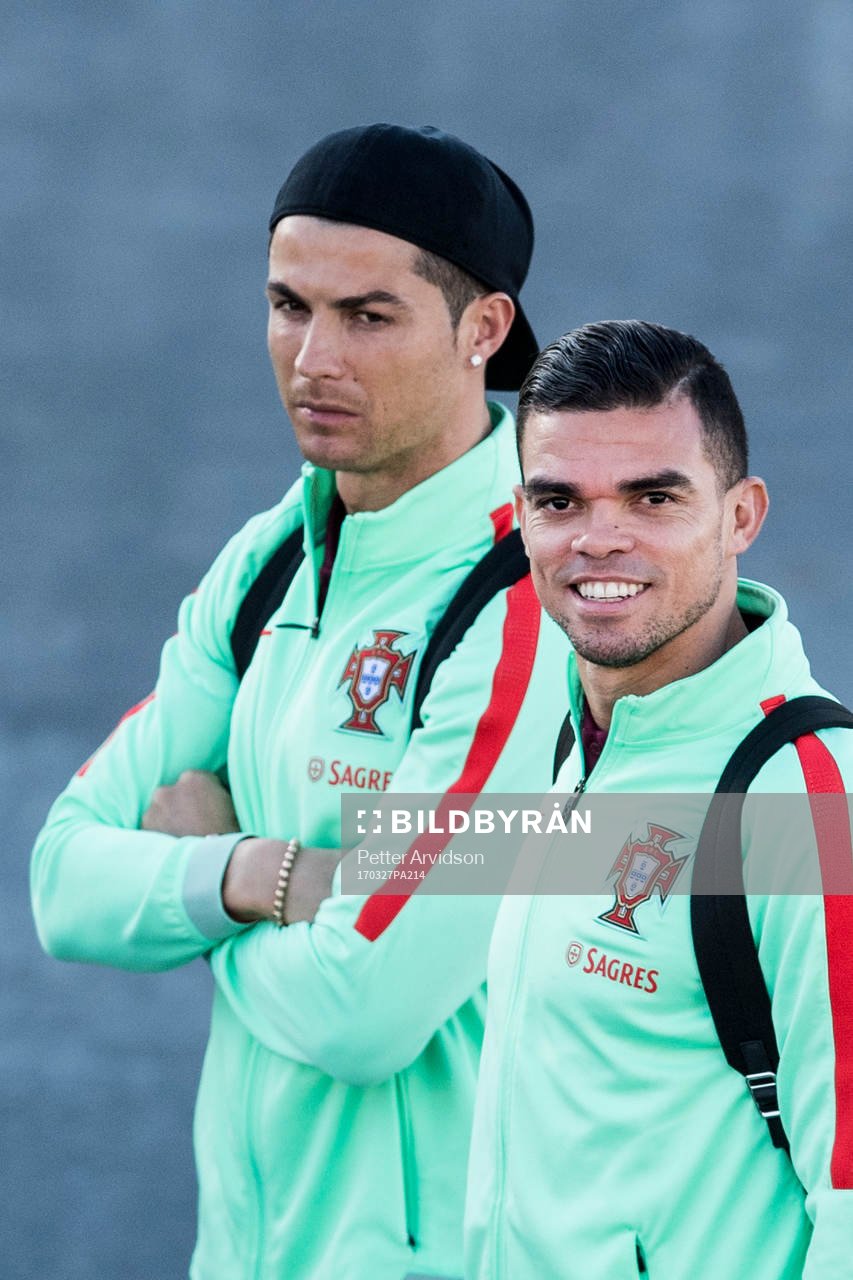 Portugals Cristiano Ronaldo och Pepe när portugisiska