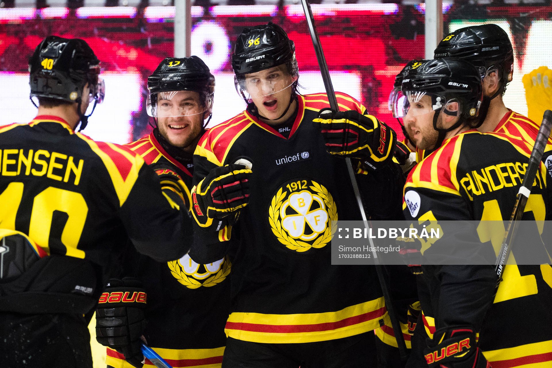 Brynäs Oskar Lindblom jublar