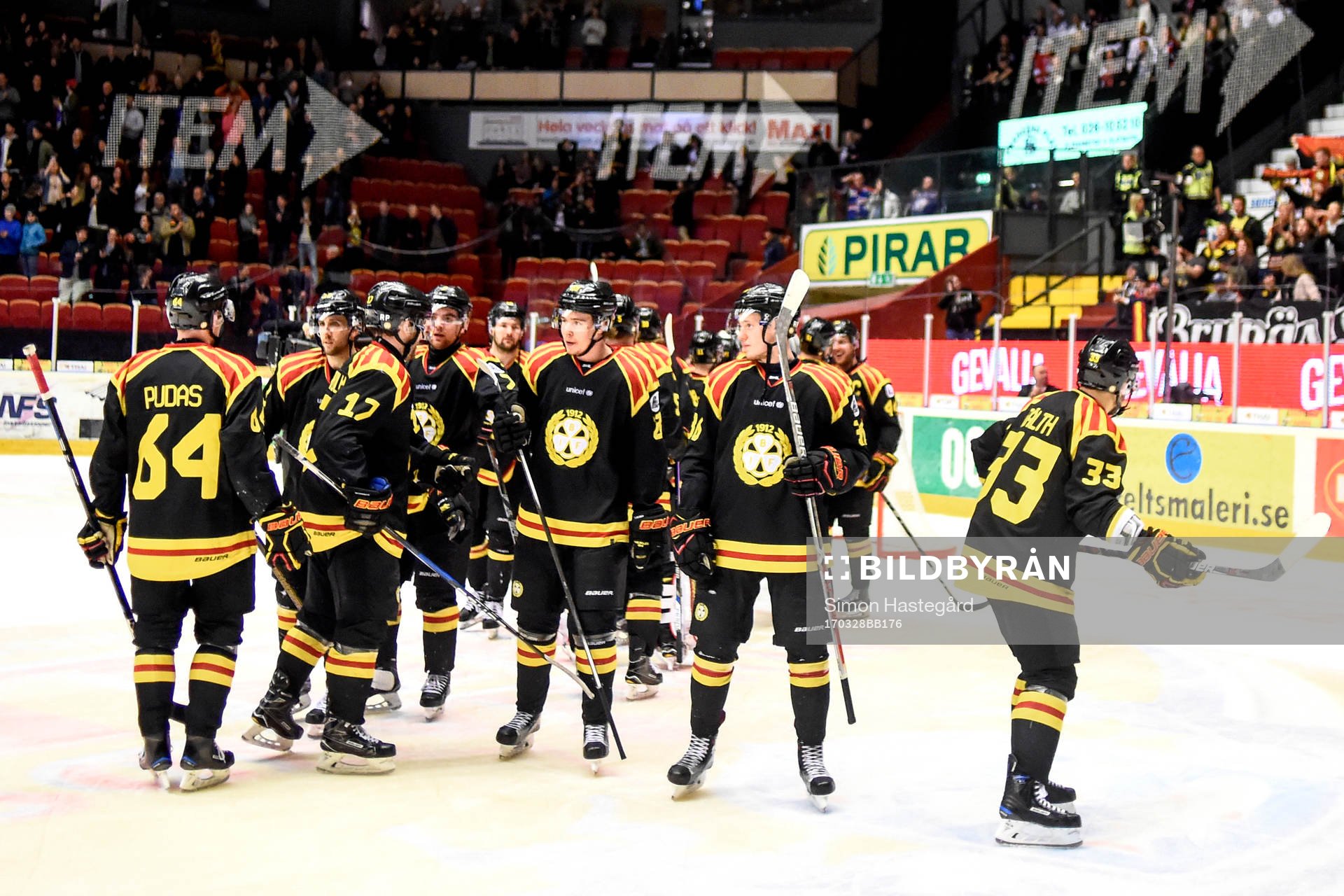 Brynäs spelare jublar