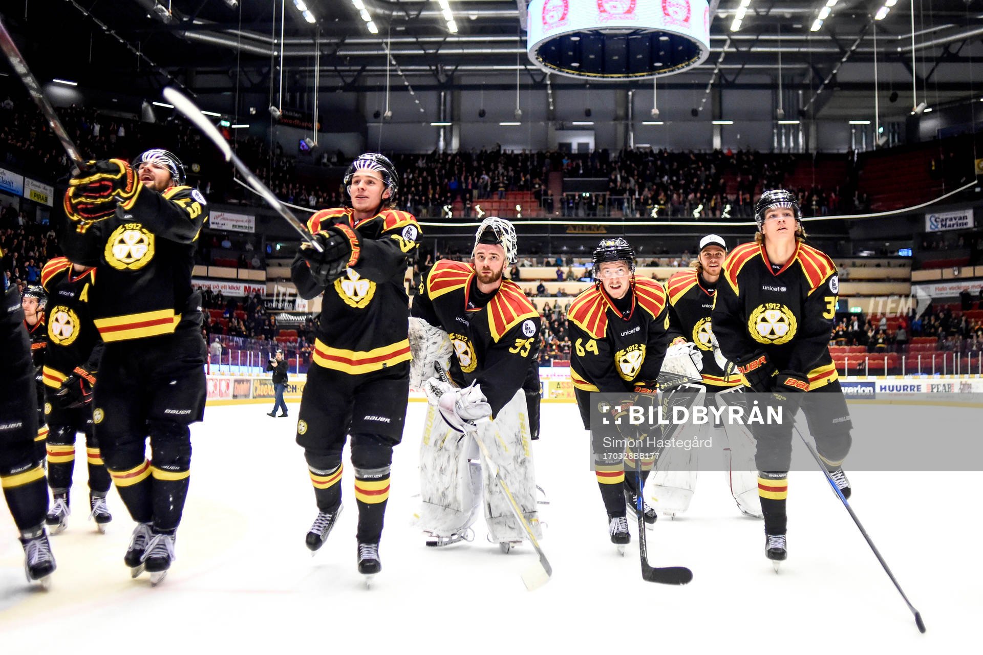 Brynäs spelare jublar