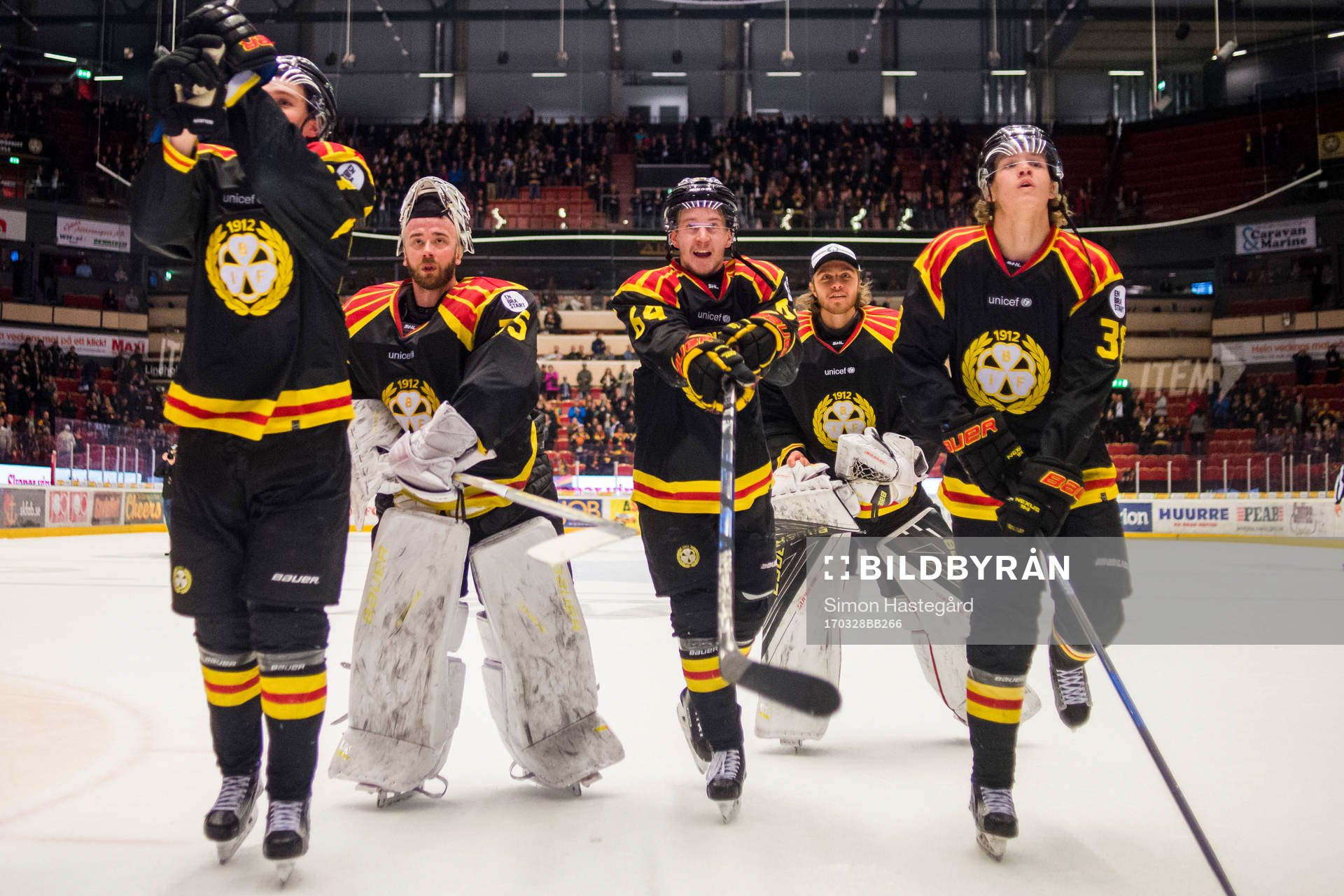 Brynäs Lucas Carlsson , målvakt David Rautio , Jonathan