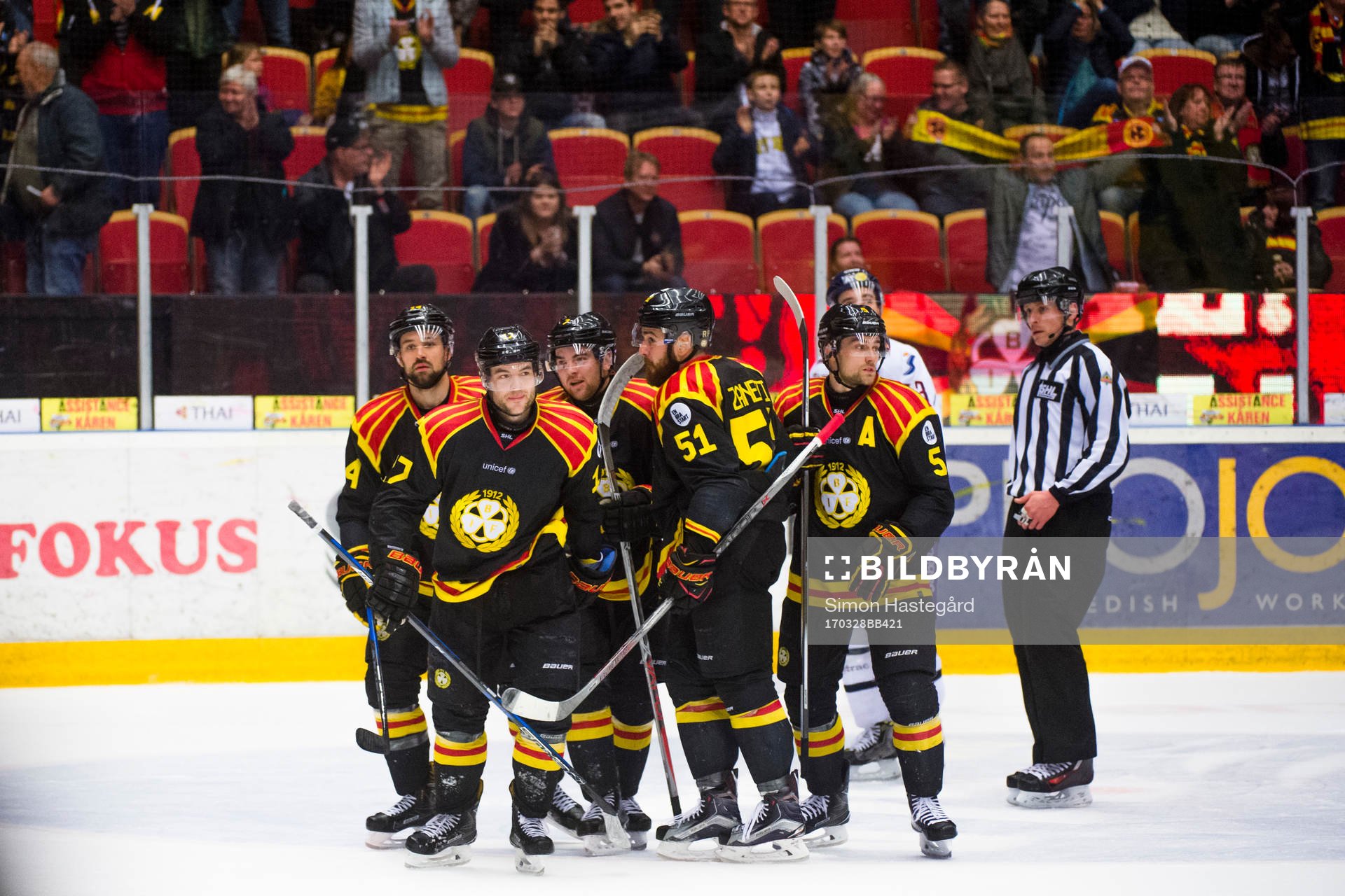 Brynäs spelare jublar