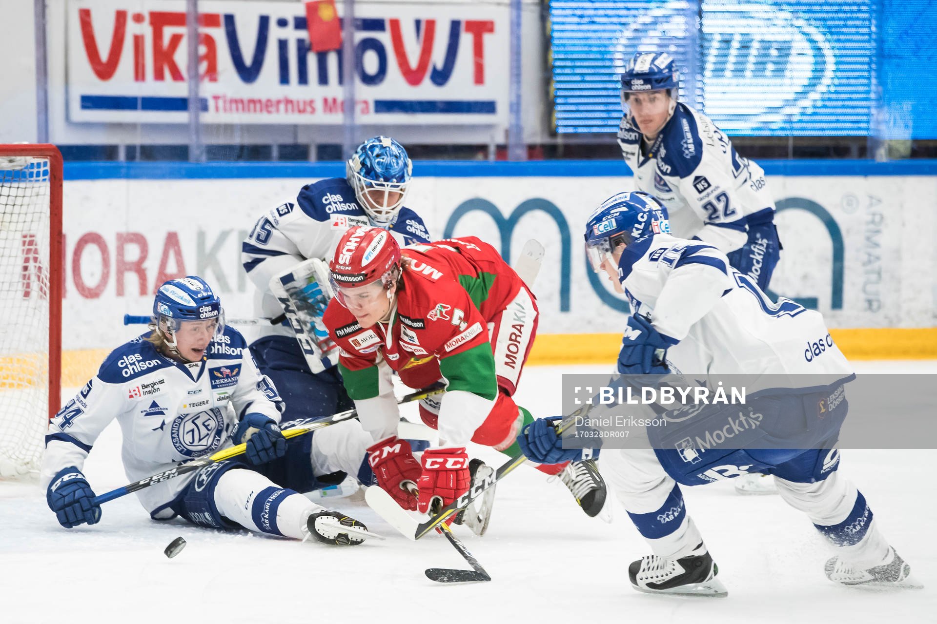 Chans för Moras Erlend Lesund framför Leksands Olle