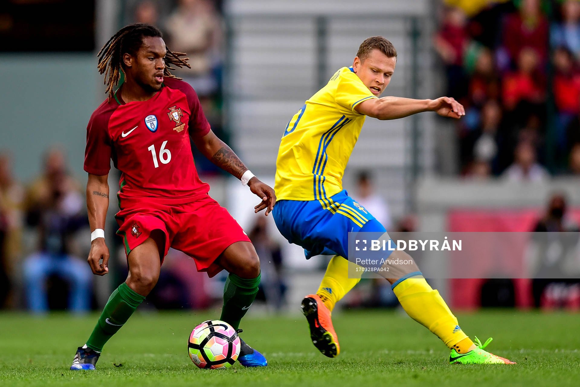 Portugals Renato Sanches och Sveriges Viktor Claesson