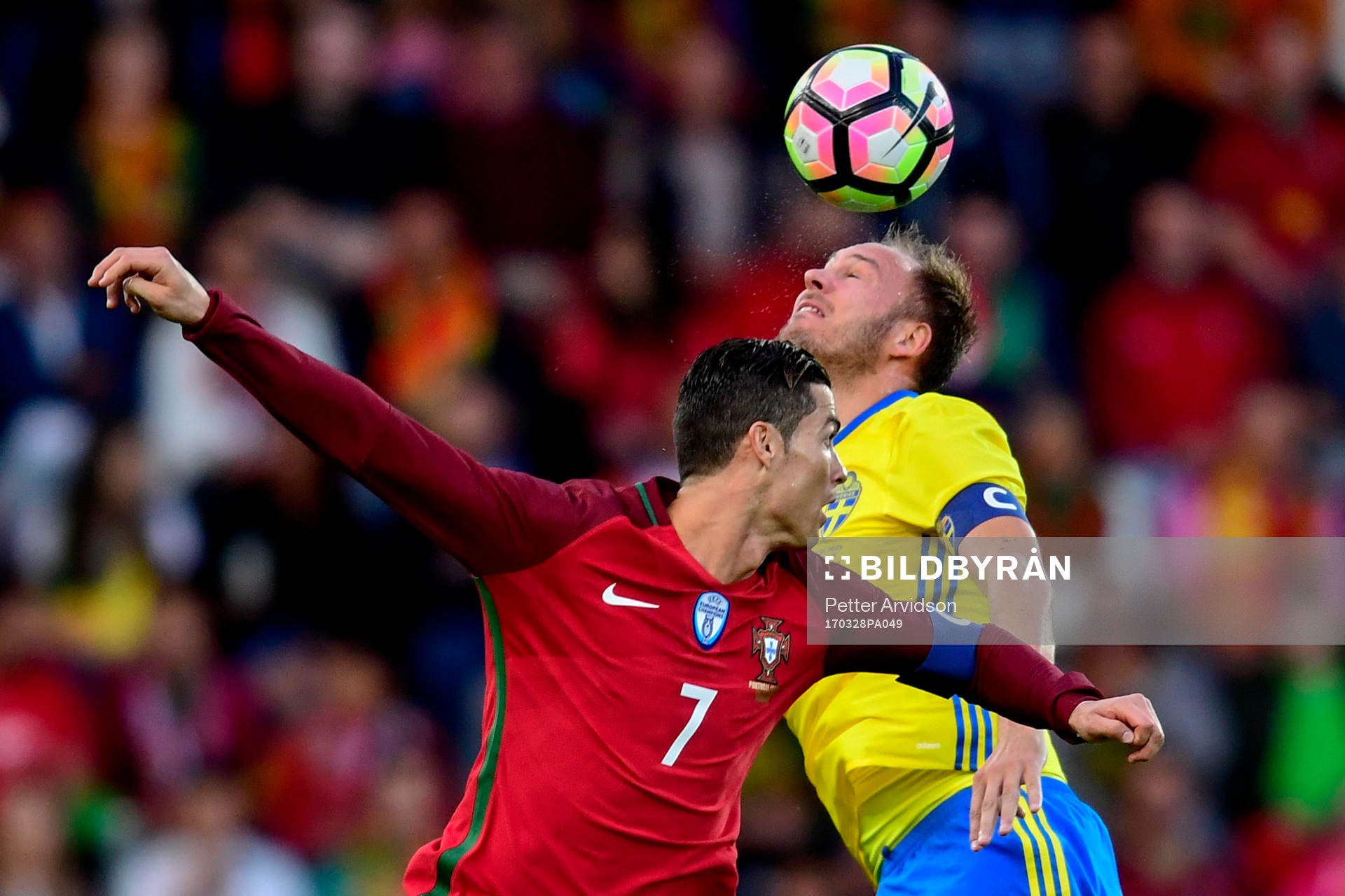 Portugals Cristiano Ronaldo och Sveriges Andreas Granqvist