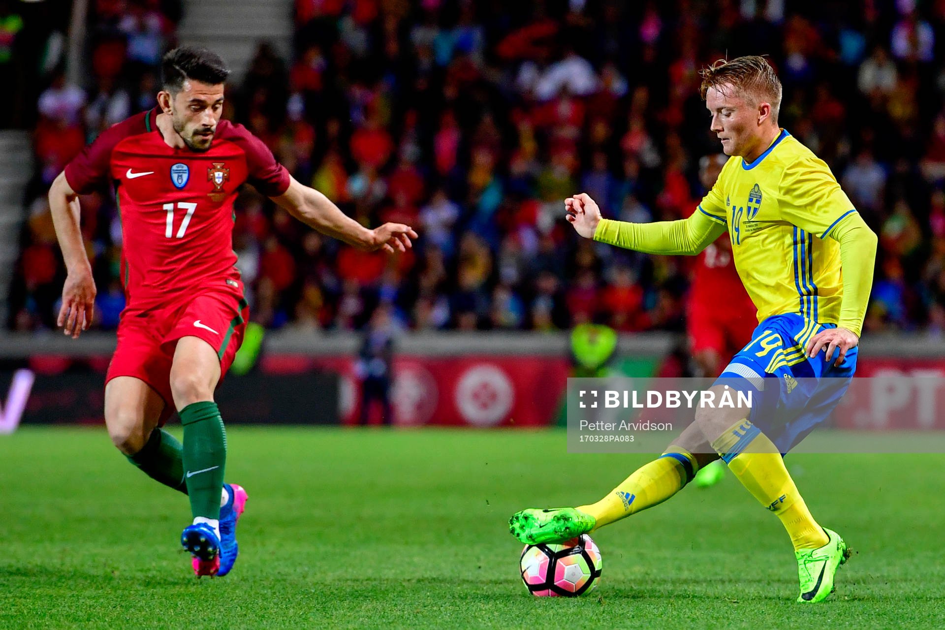 Portugals Pizzi och Sveriges Sam Larsson