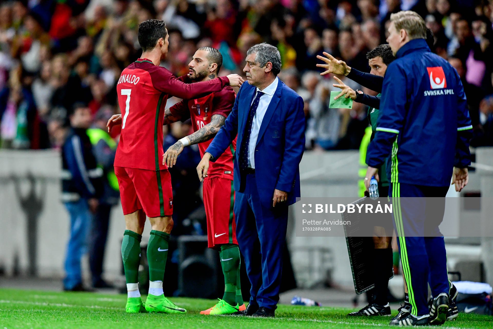 Portugals Cristiano Ronaldo byts ut och Ricardo Quaresma