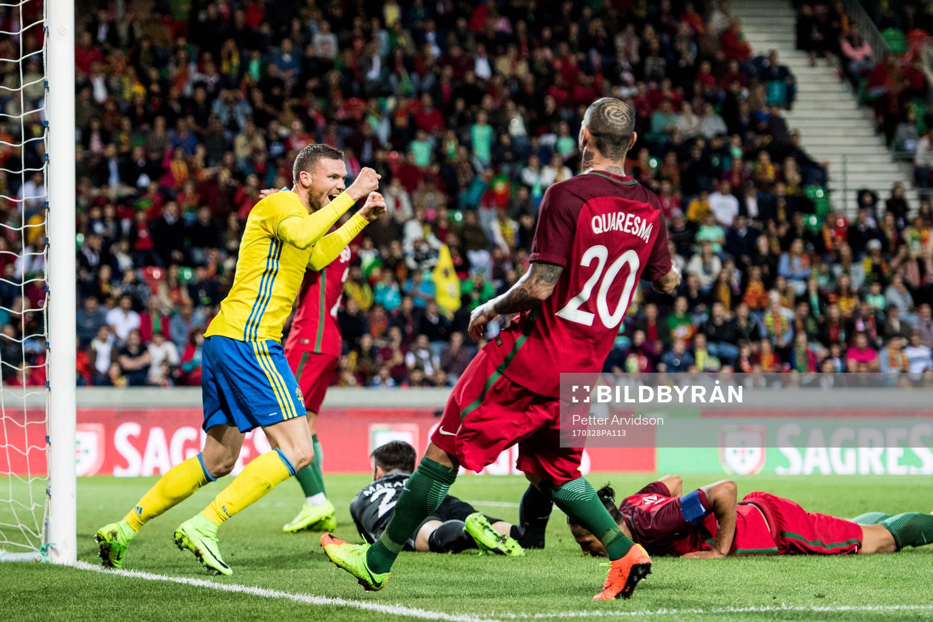 Sveriges Marcus Berg jublar