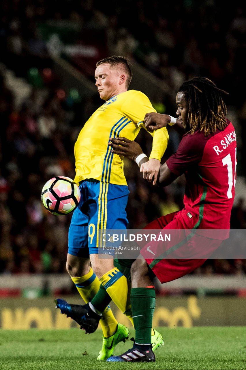 Sveriges Sam Larsson och Portugals Renato Sanches