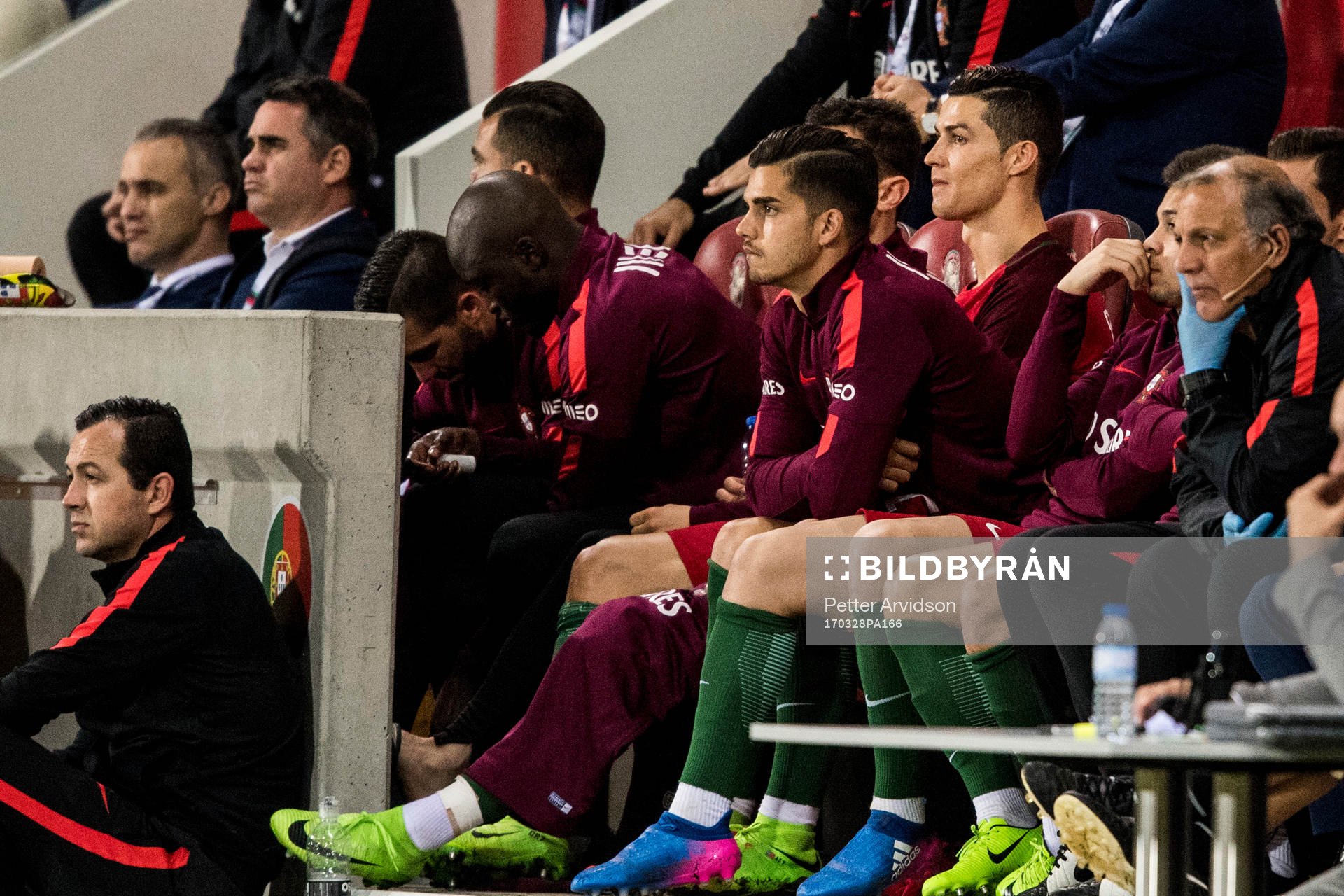 Portugals Cristiano Ronaldo på bänken