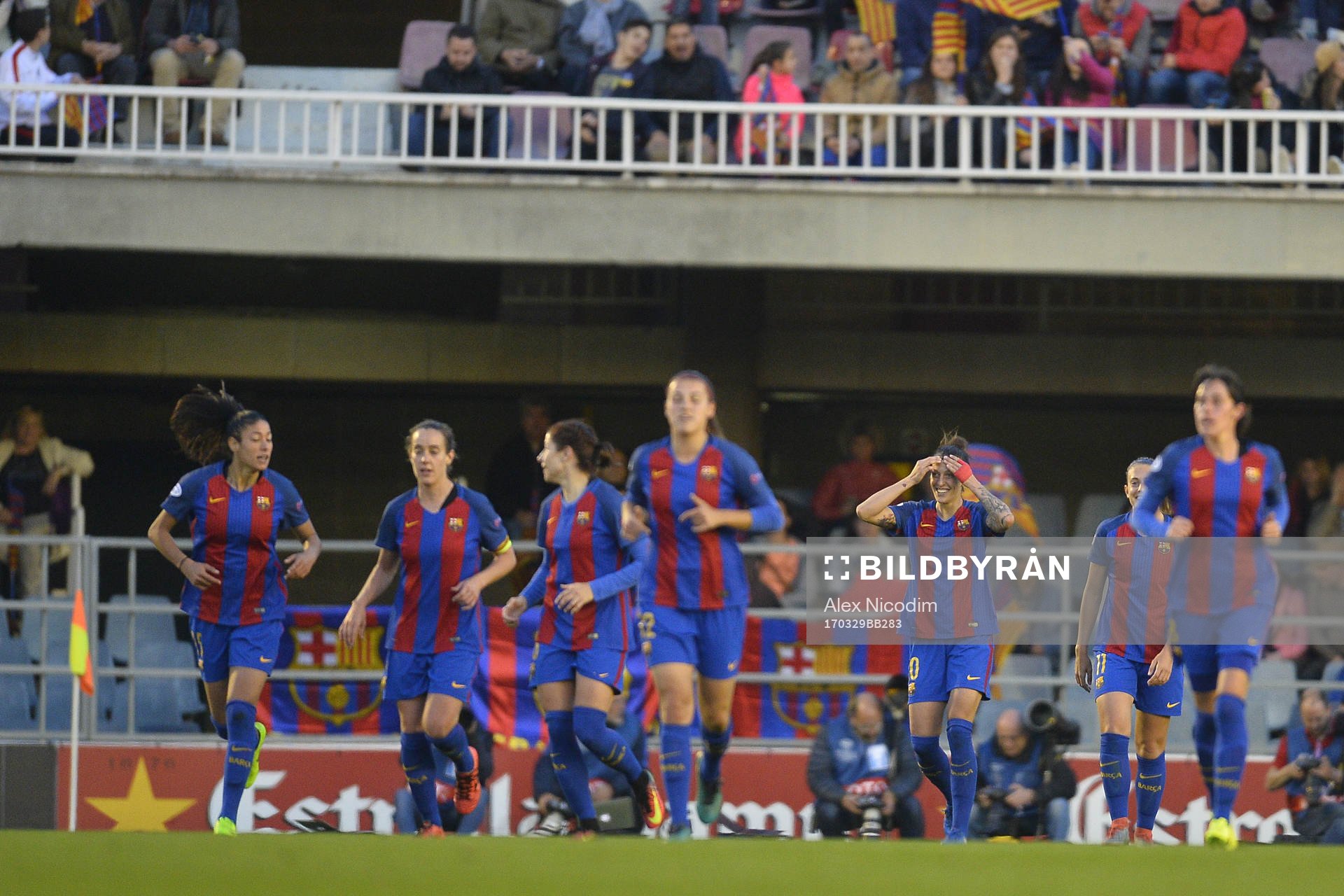 FC Barcelona's Jennifer Hermoso scores