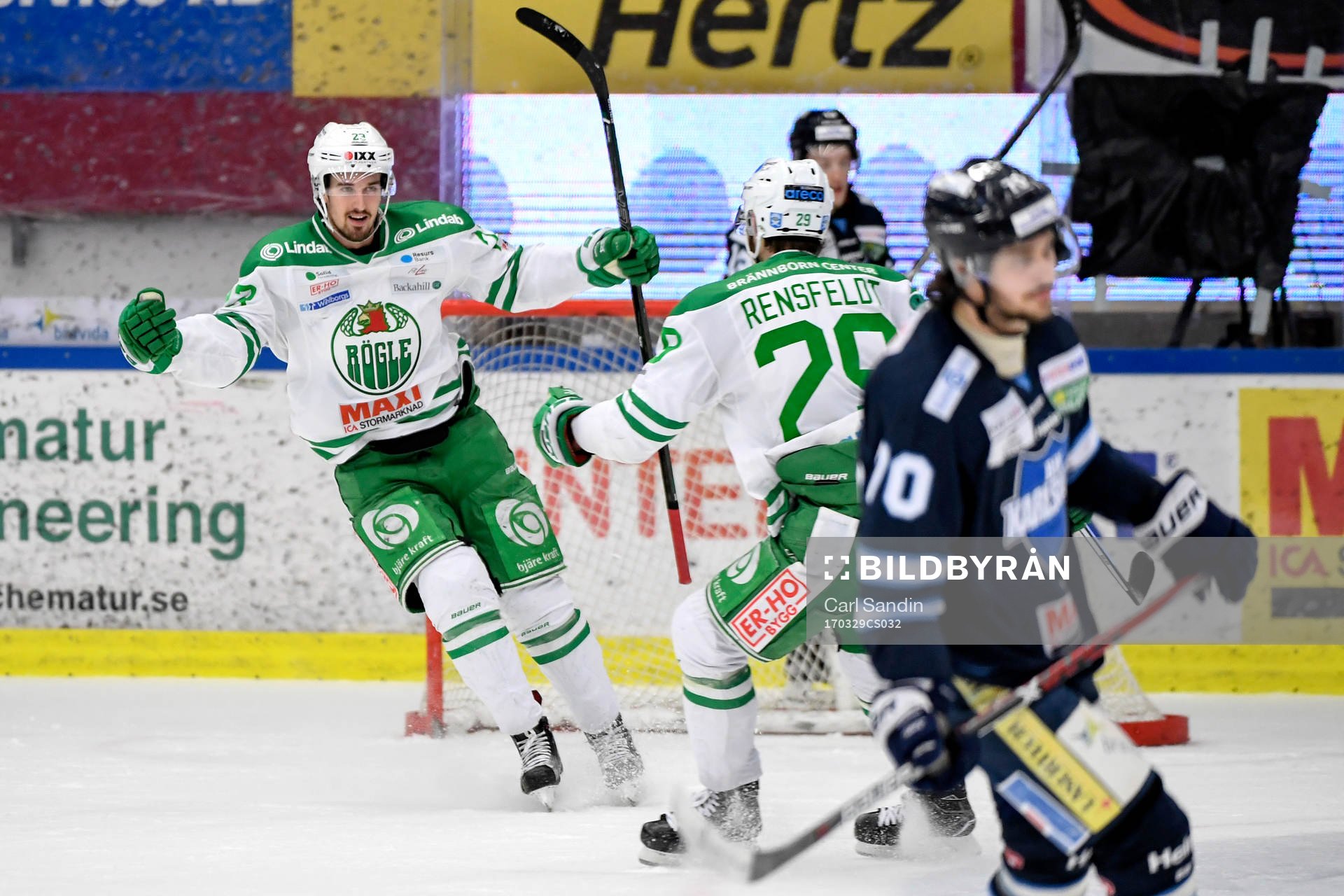 Rögles Daniel Sylwander jublar