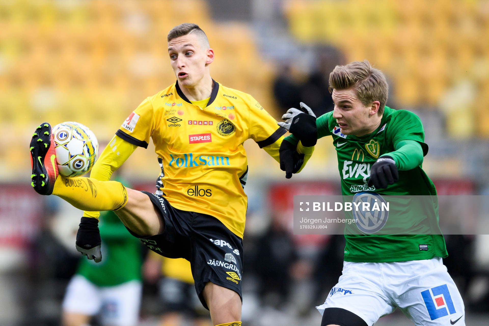 Elfsborgs Arian Kabashi och Jönköpings Lukas Eek