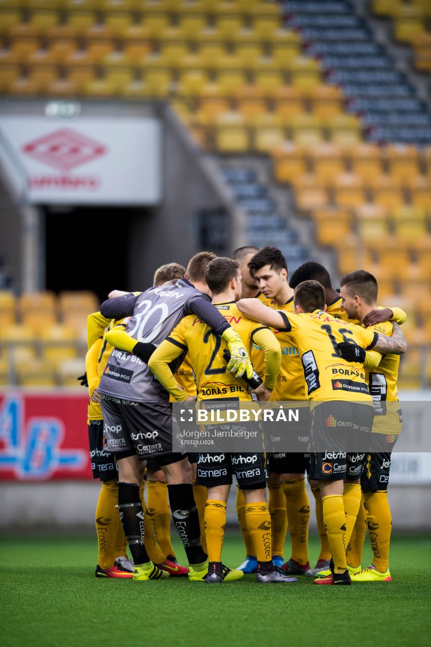 Elfsborgs spelare innan avspark i fotbollsmatchen i Folksam U21 Allsvenskan Södra mellan Elfsborg och Jönköping södra den 29 mars 2017 i BORÅS.
