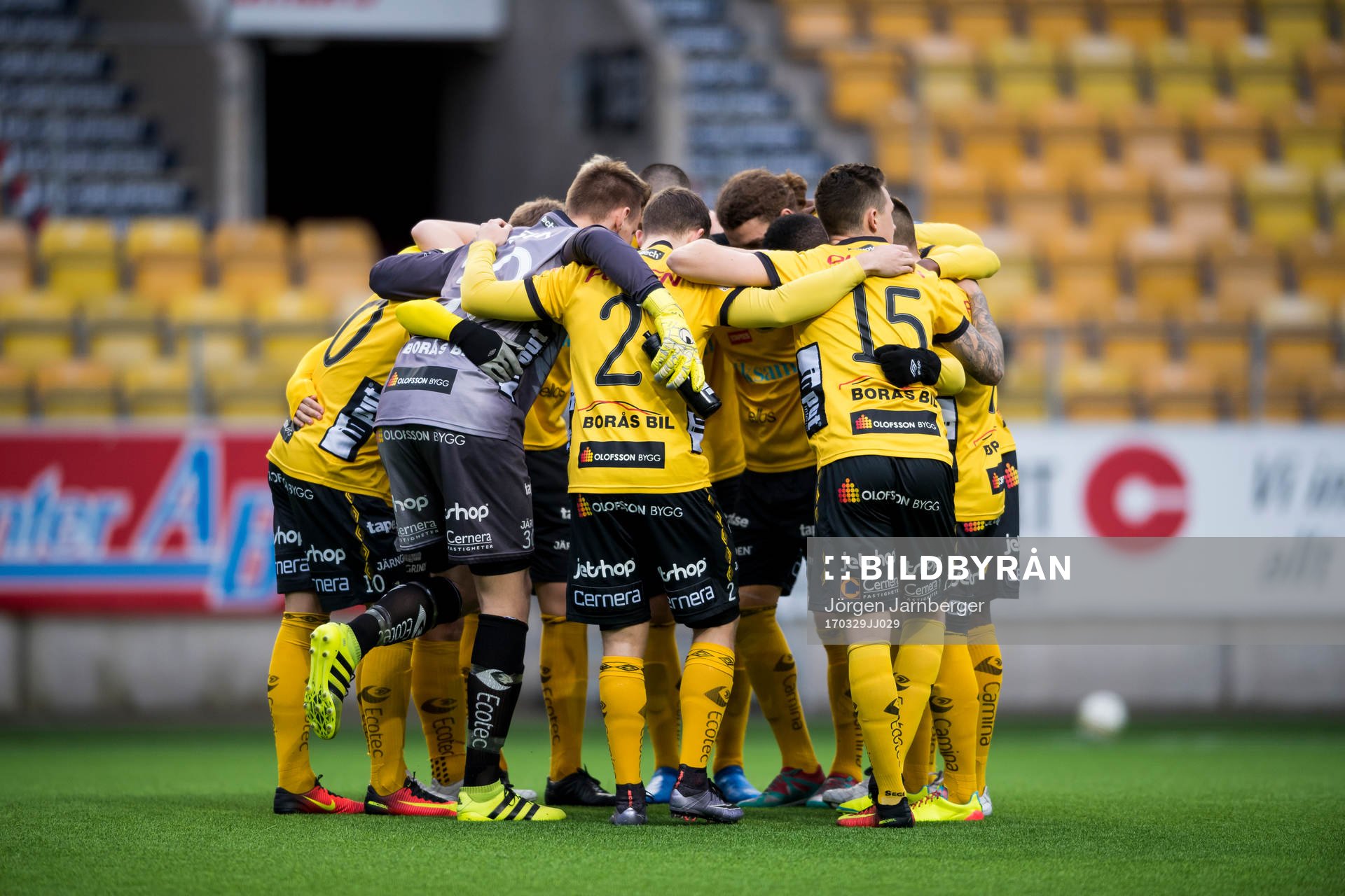 Elfsborgs spelare innan avspark i fotbollsmatchen i Folksam