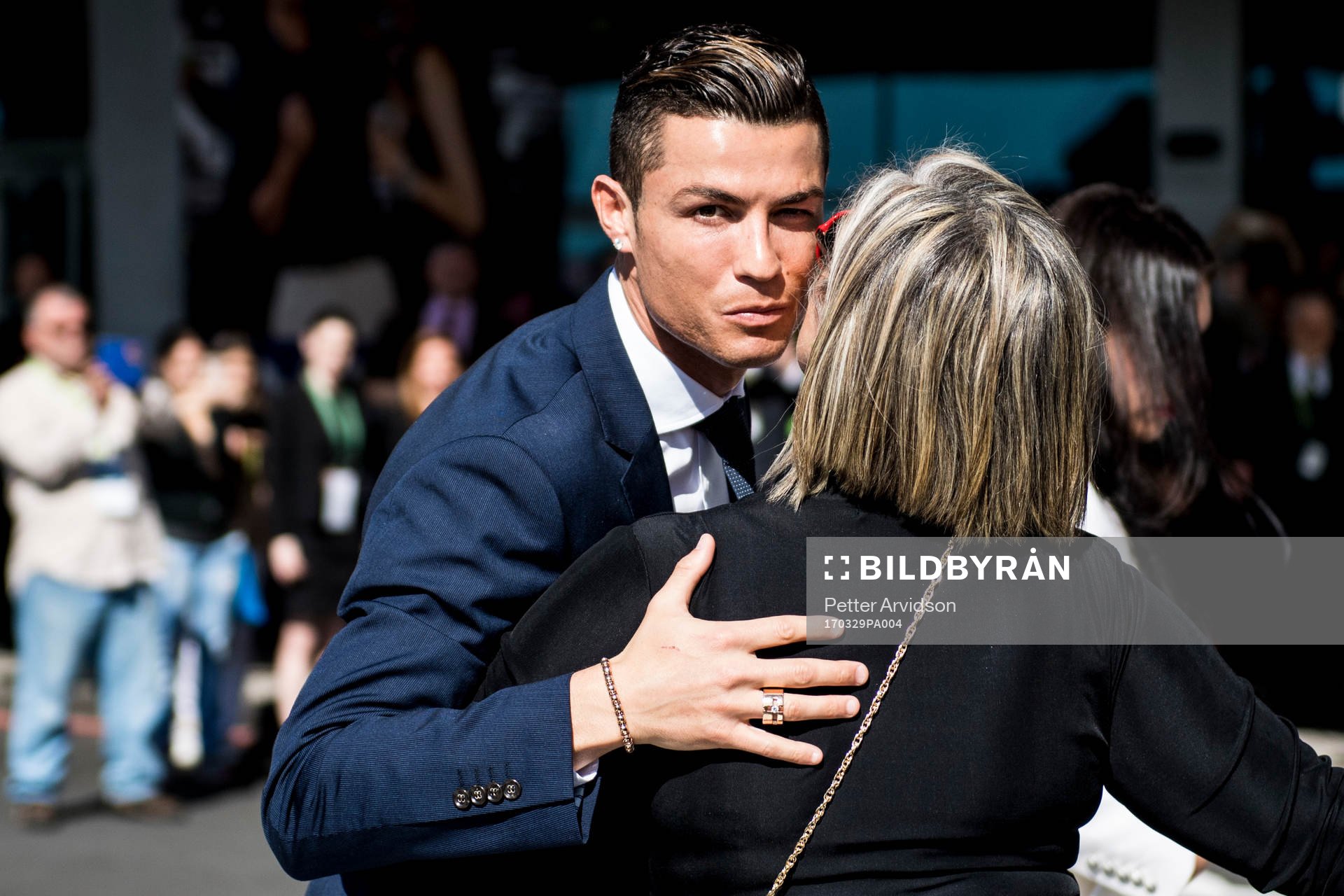 Portugals Cristiano Ronaldo anländer när han får