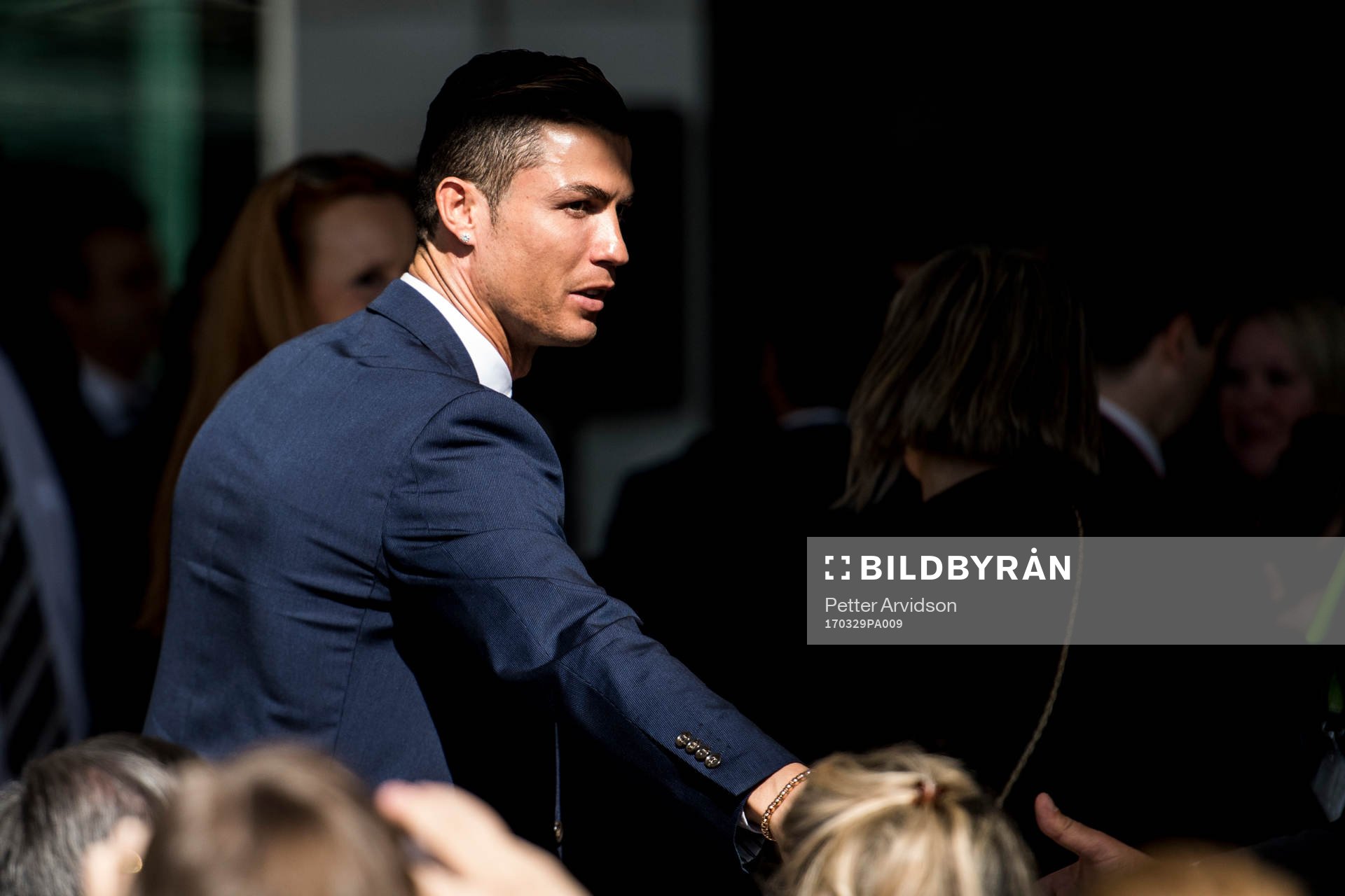 Portugals Cristiano Ronaldo anländer när han får